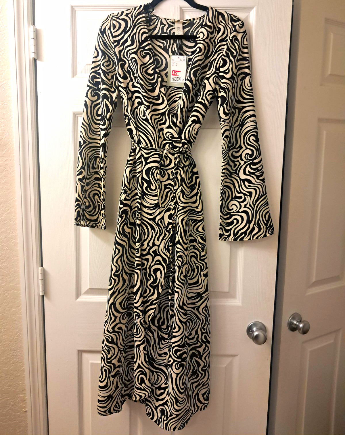 H&M Women\'s Abstract Black/White Wrap Midi Dress V-Neck Long Sleeve Tie M
