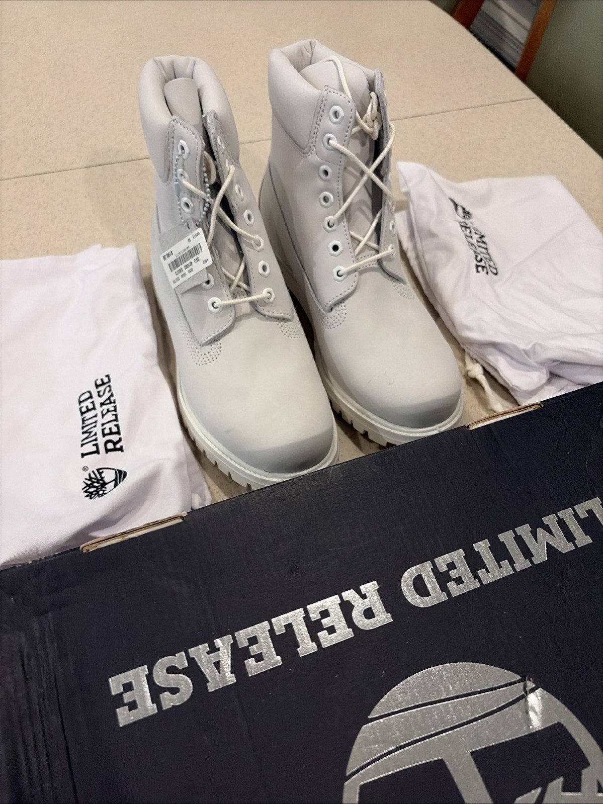 Timberland Limited Release Neiman Marcus Exclusive White Size 9 New Box Blemish