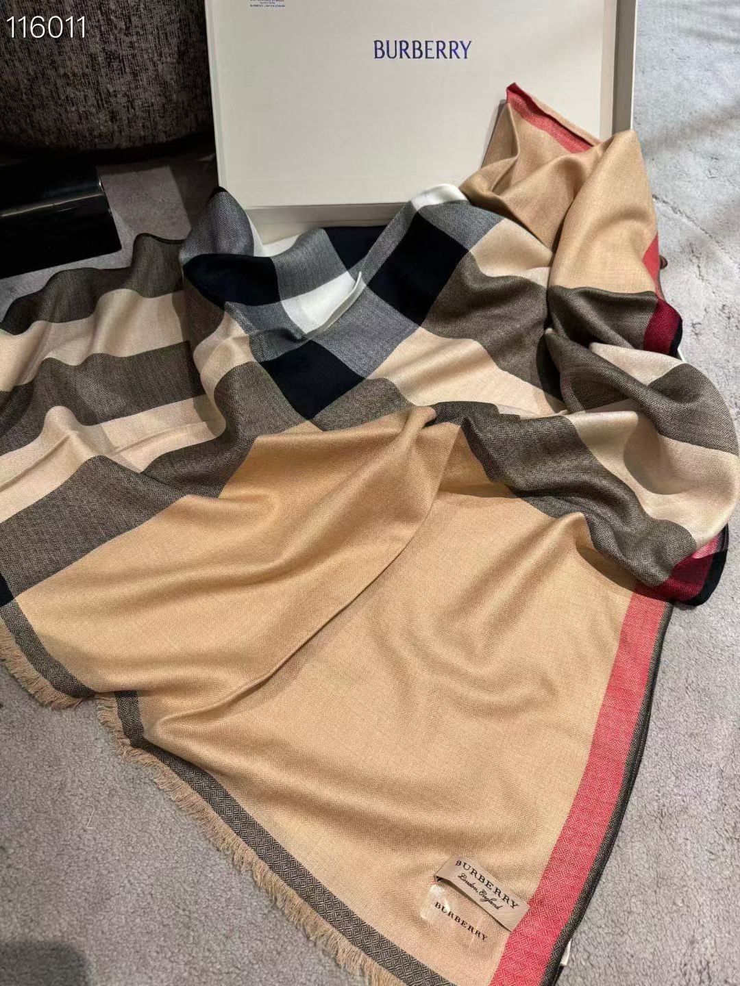 BURBERRY SCARF SHAWL AUTHENTIC 100% CASHMERE BEIGE BROWN BLACK CLASSIC PONCHO