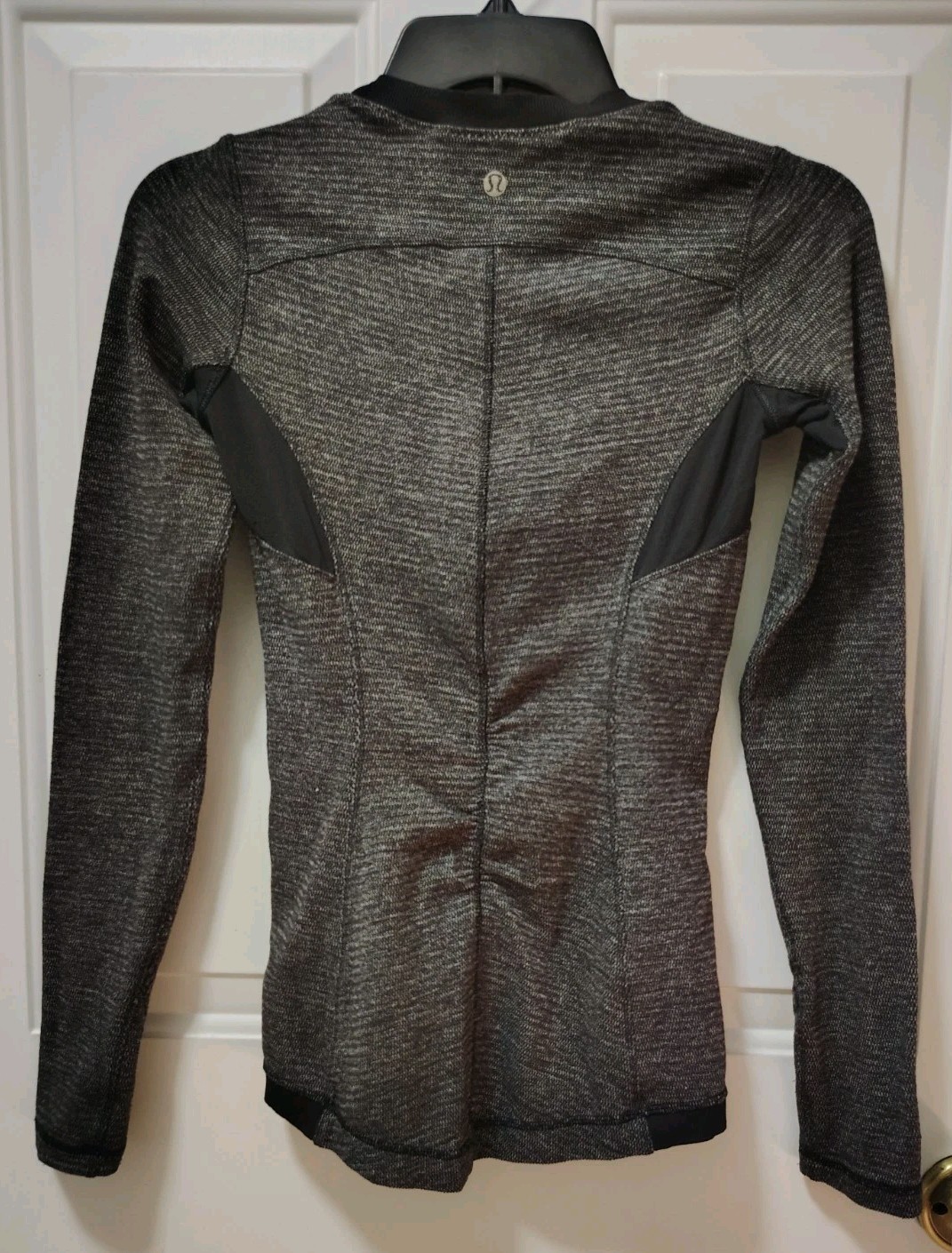 Lululemon Women\'s Base Runner Long Sleeve Pullover Size M / 8 ? Black / Grey EUC