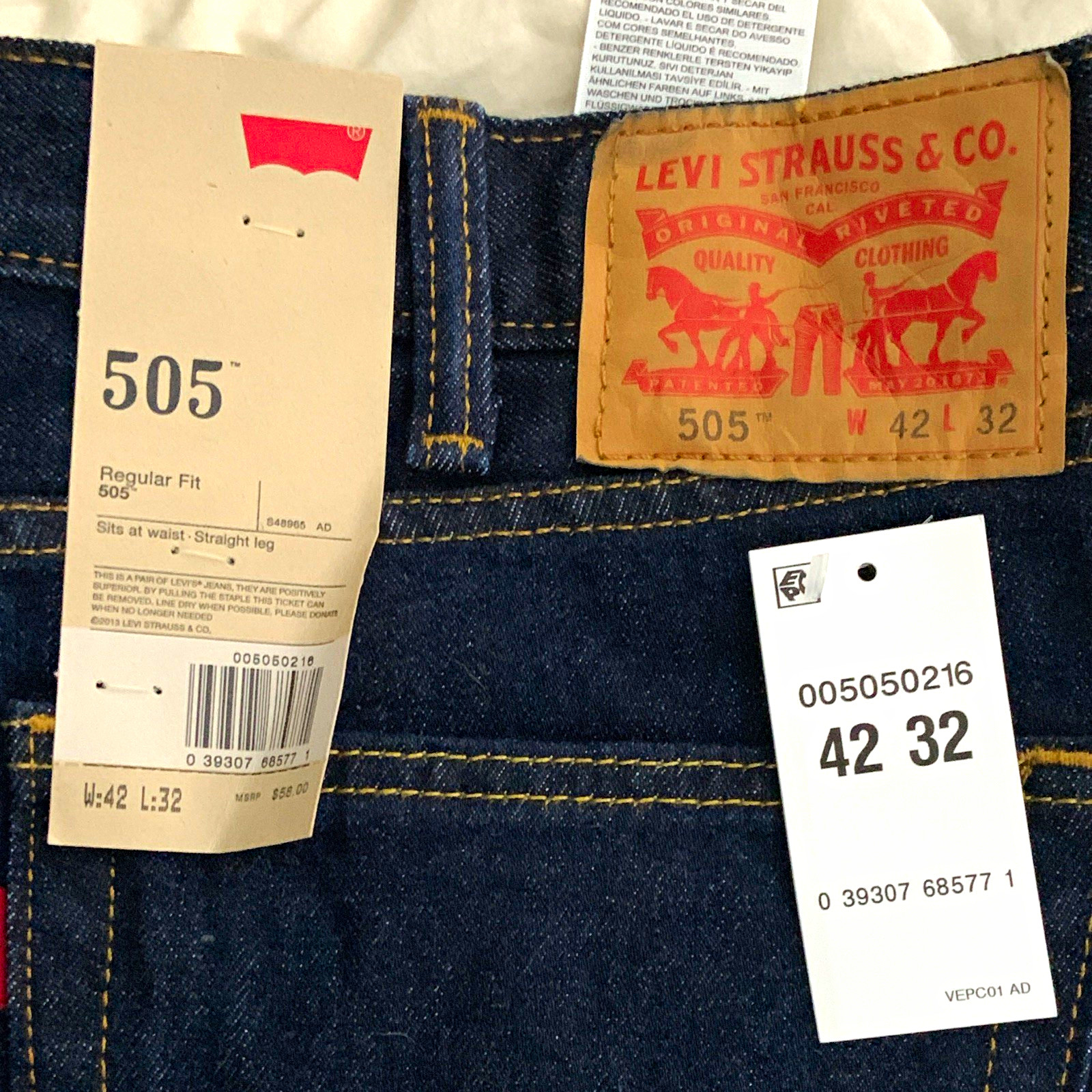 Levi\'s 505 Men\'s Regular Fit Straight Leg Dark Wash Blue Denim Jeans 42x32