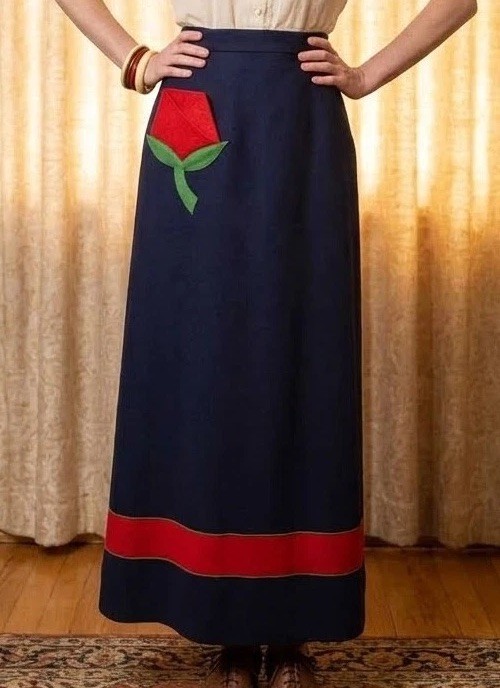 Vintage 1970\'s Felt Skirt Size XS Long Maxi Navy Blue Red Rose The Clique
