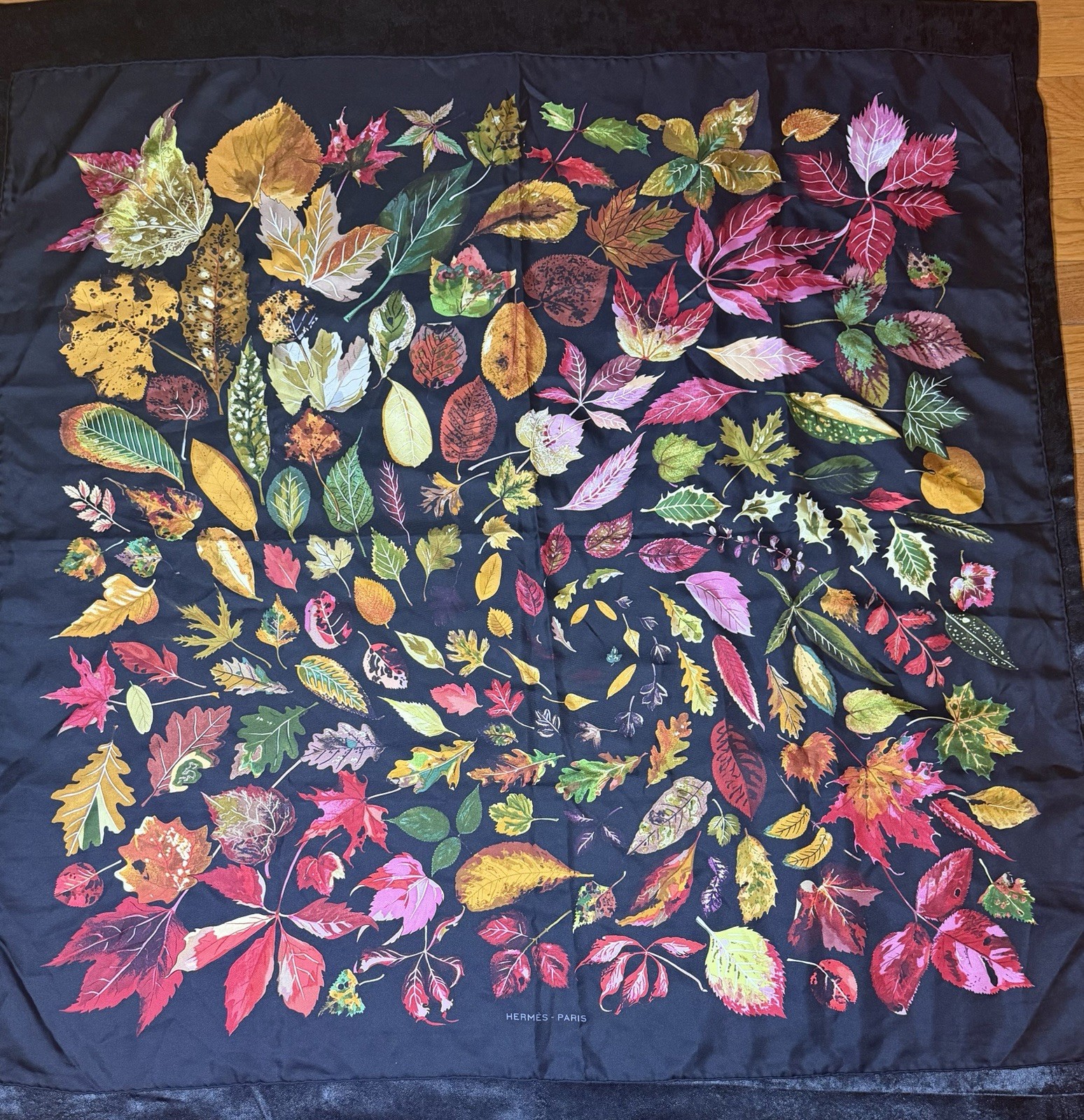 HERMES RARE TOURBILLONS AUTUMN LEAVES SCARF Black MULTICOLOURED SILK 90x90cm