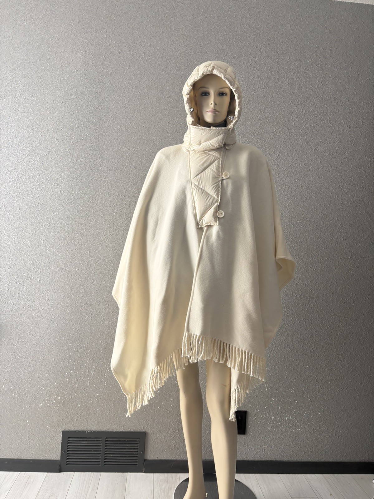 NEW MONCLER LUXURY IVORY WOOL LOGO PUFFER PONCHO JACKET COAT ONE SIZE