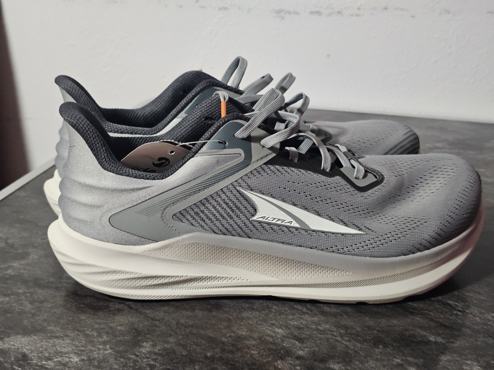 NWT Men\'s Altra Torin 8 Running Shoes Dark Shadow Grey 10 M ALOA85QE22 