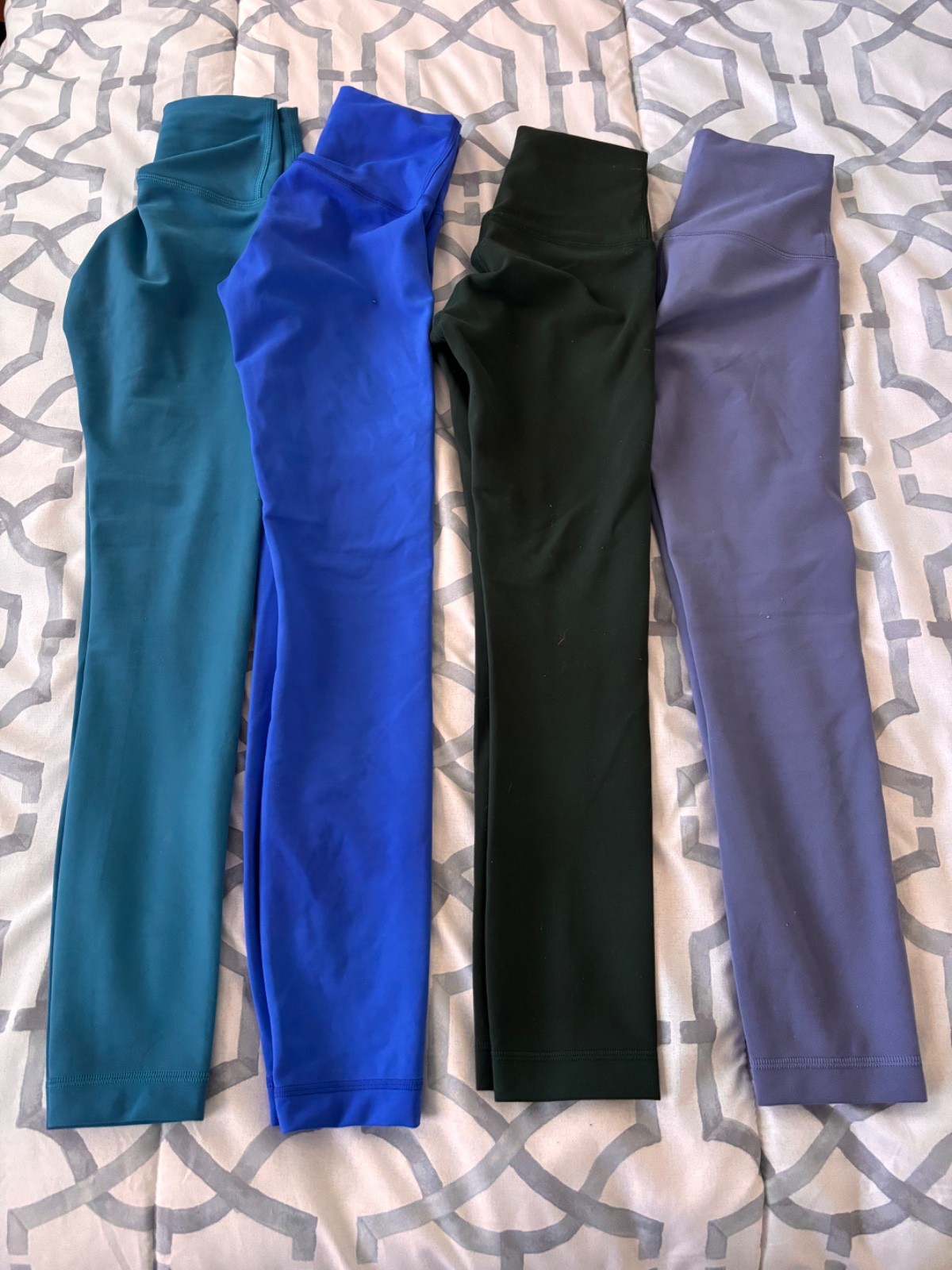 4 pairs of lululemon Wundertrain leggings SIZE 0  EXCELLENT comdition