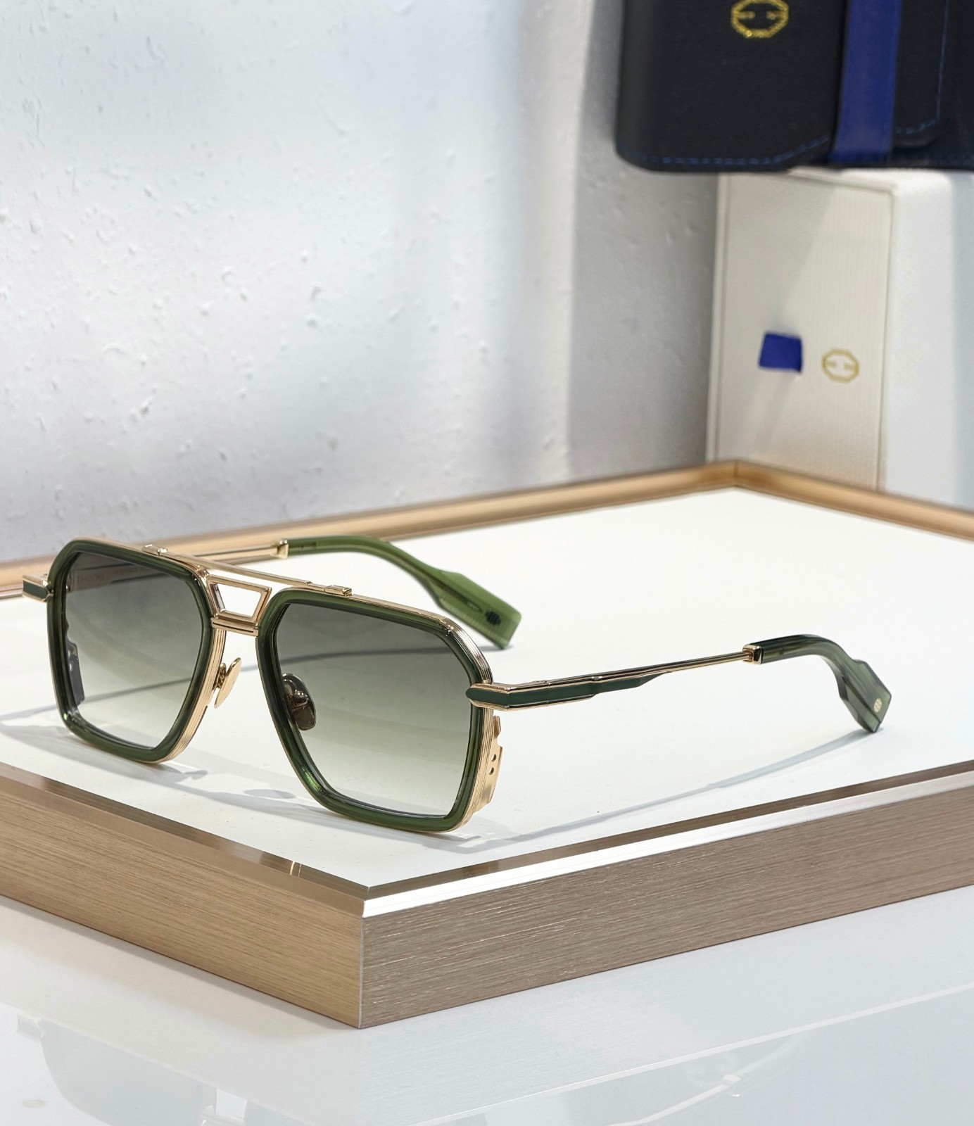T-HENRI SHADOW Green Gold Aviator Sunglasses Gray Gradient Lens 55-18-149