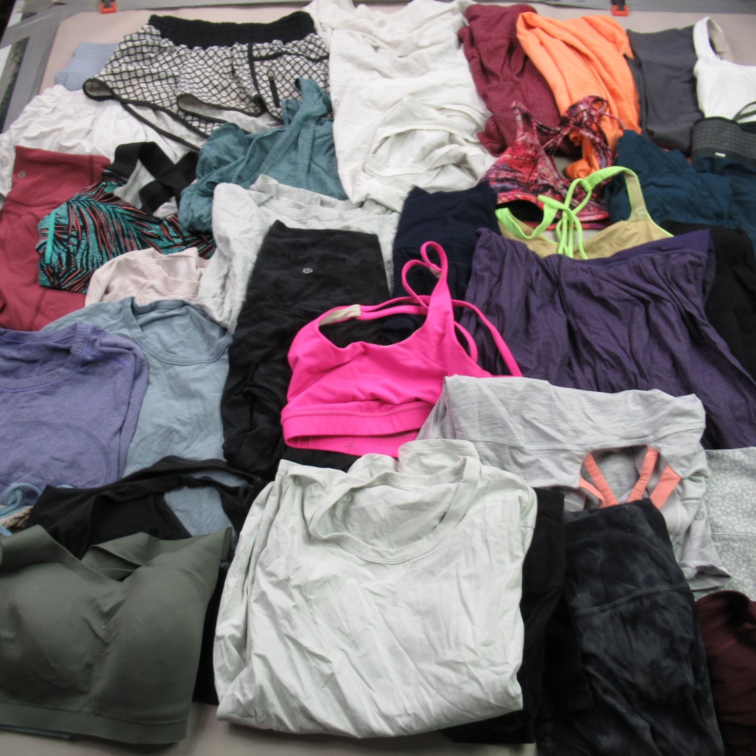 Lululemon Wholesale Lot 90 Pieces Activewear Leggings Tops Bras Mixed Sizes