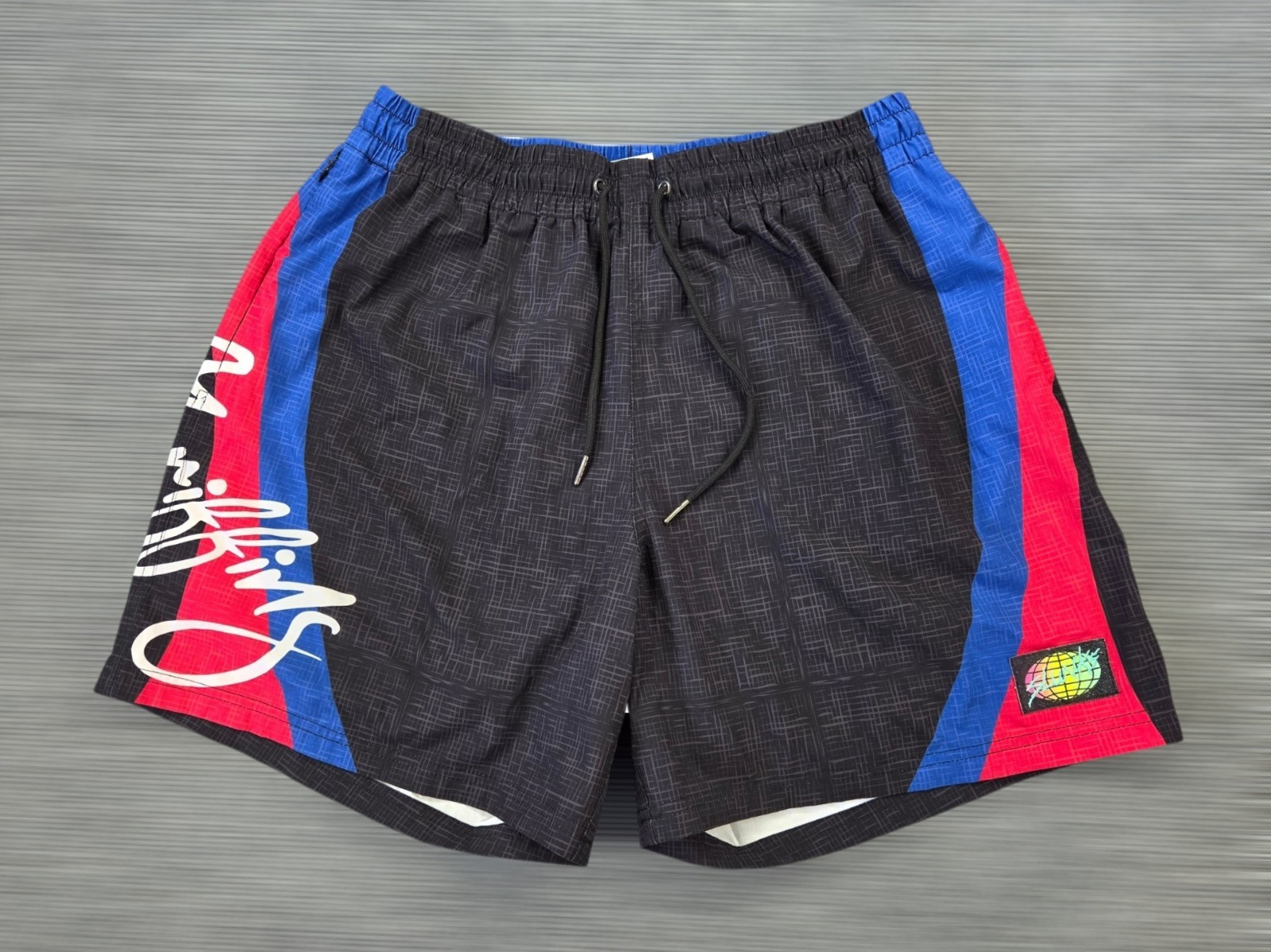 Slunks Men\'s Large Black Red & Blue 5.5 \