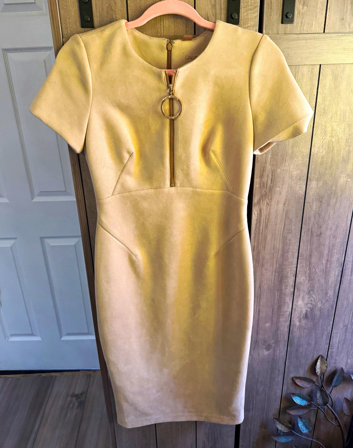 Calvin Klein Beige Solid Sheath Dress Round Neck Zip Front Ring Pull, Sz 4