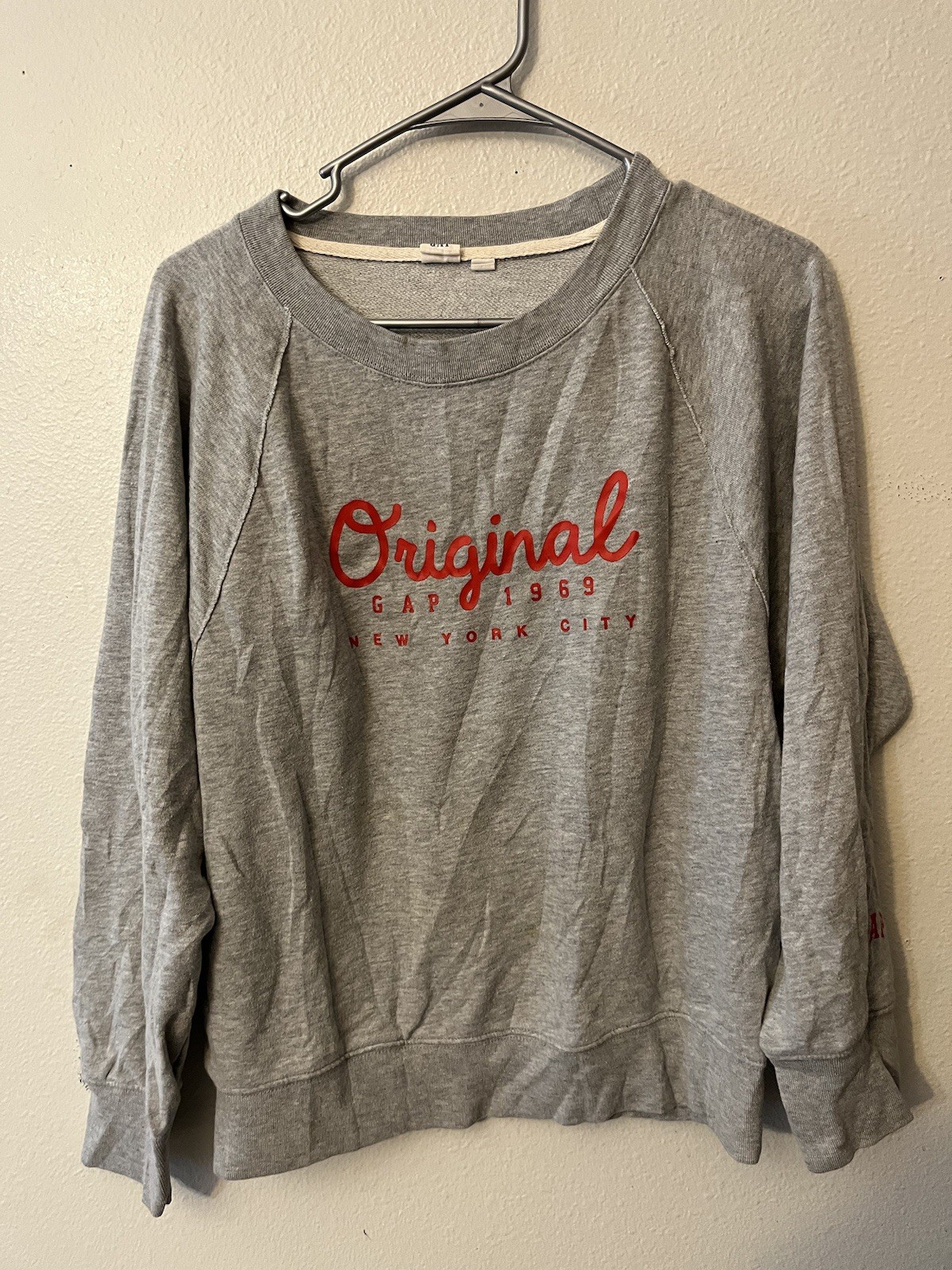 GAP est. 1969 Crewneck Sweatshirt Gray Size Small
