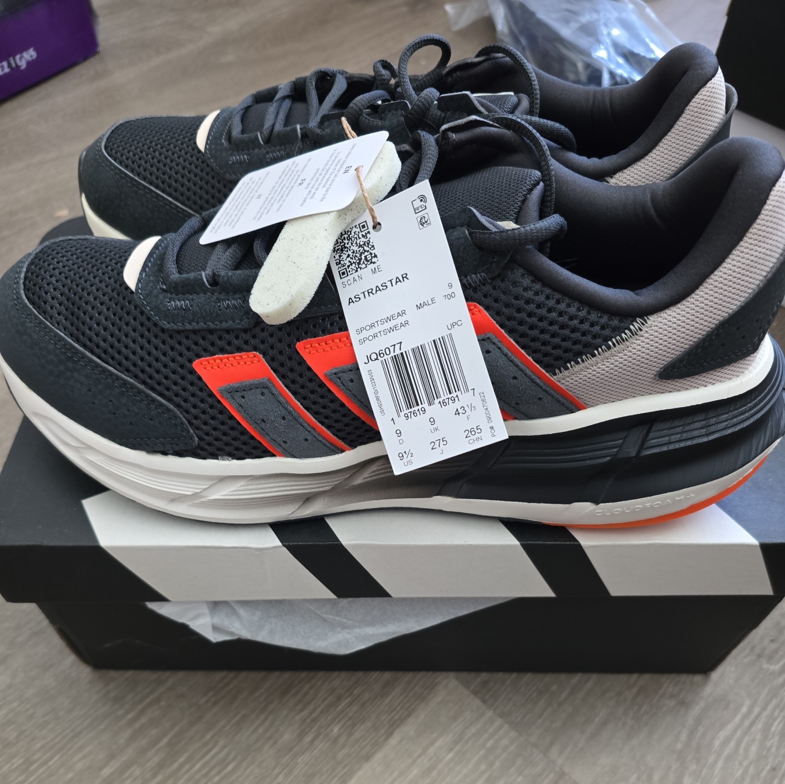 Adidas Astrastar Men’s Size 9.5 JQ6077 Black Orange Cloudfoam 