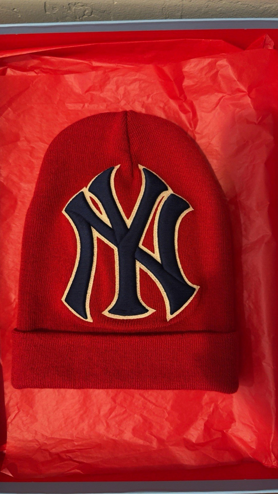 Gucci x MLB New York Yankees Big Logo Knit Beanie – Red/Navy – Size M