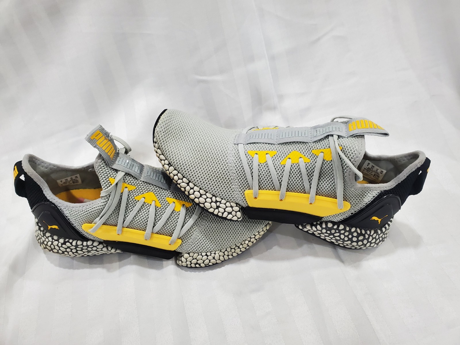 PUMA Men\'s Low Top Lace-Up Athletic Sneakers Gray/Yellow/Black US 10 EU 43