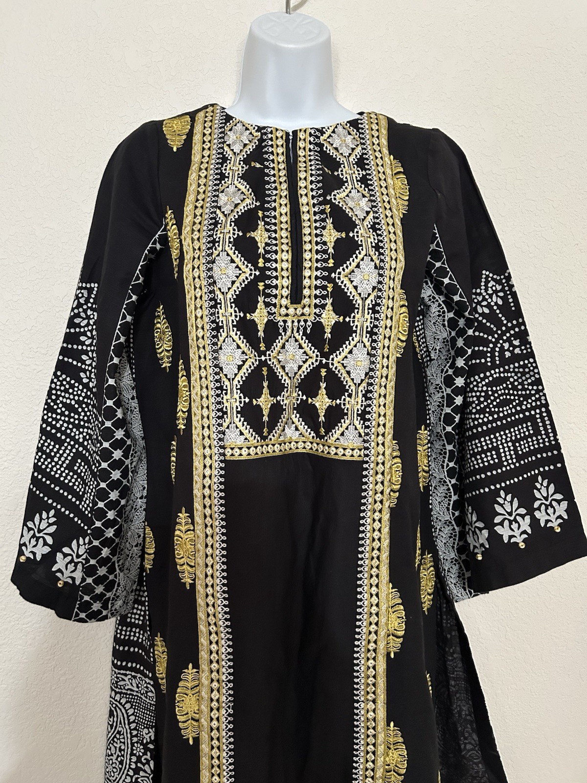 Women\'s Indian Pakistani Black Embroidery Kurta Size S