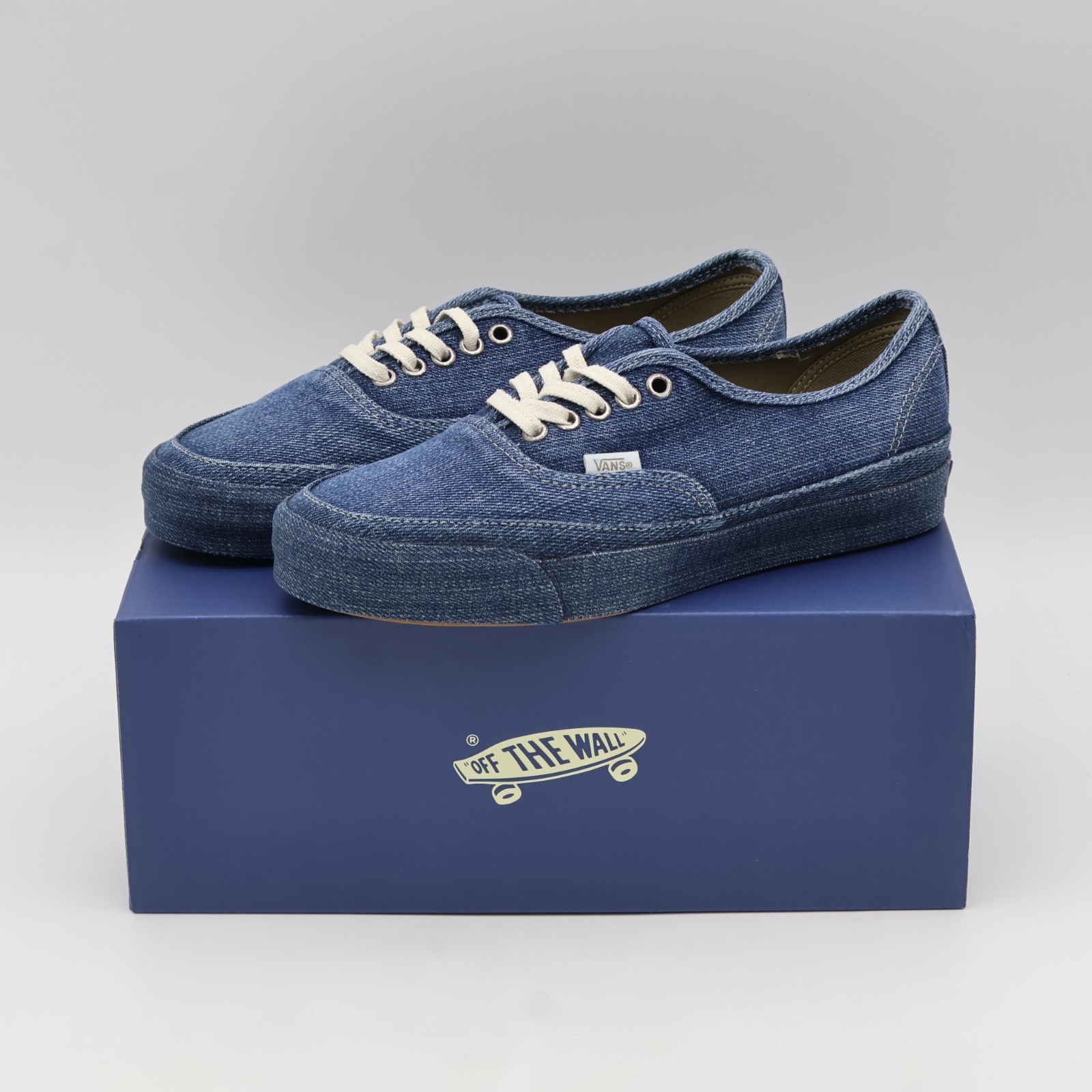 VN000DB8IND Vans Premium Authentic 44 