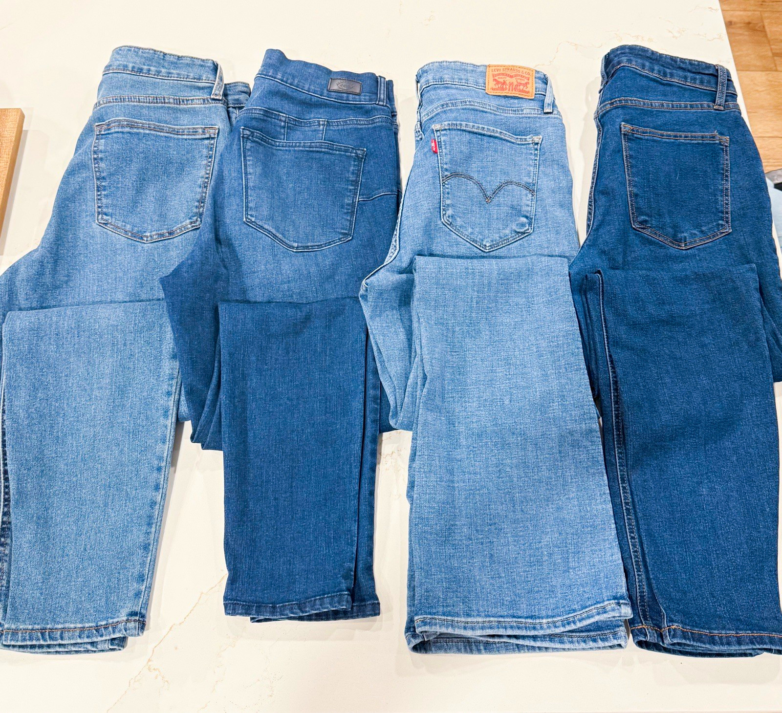 Levi\'s & No Boundaries Women\'s Blue Solid Denim Jeans Mixed Lot of 4