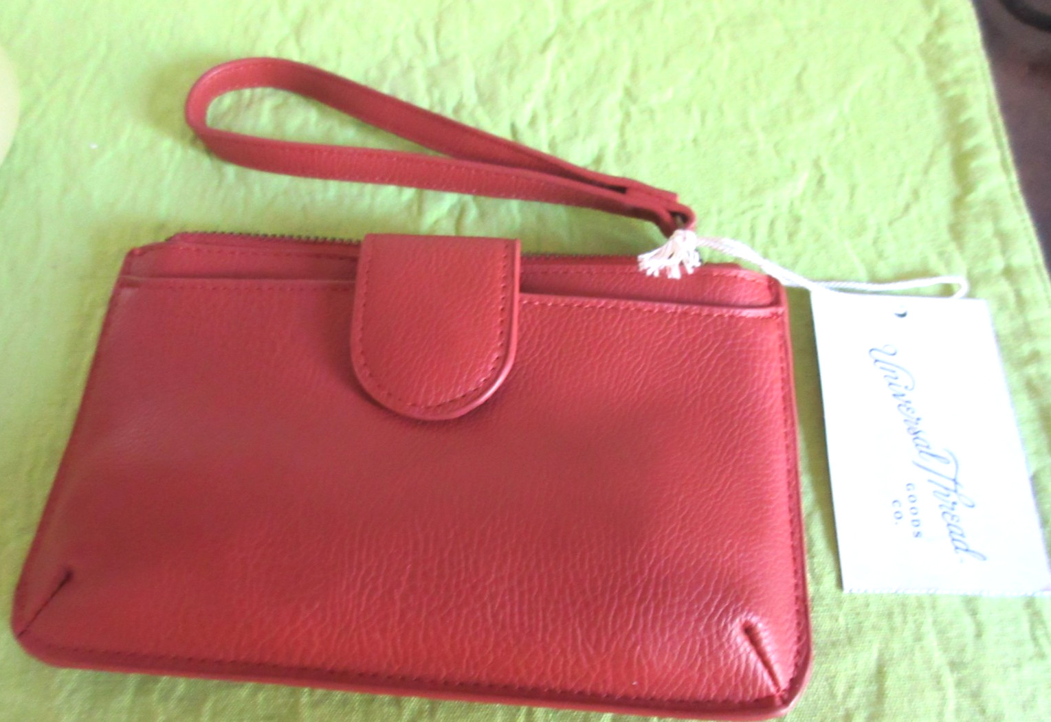 * NWT* Universal Thread Brick Red Wristlet Wallet Top Zip Closure NEW With tags