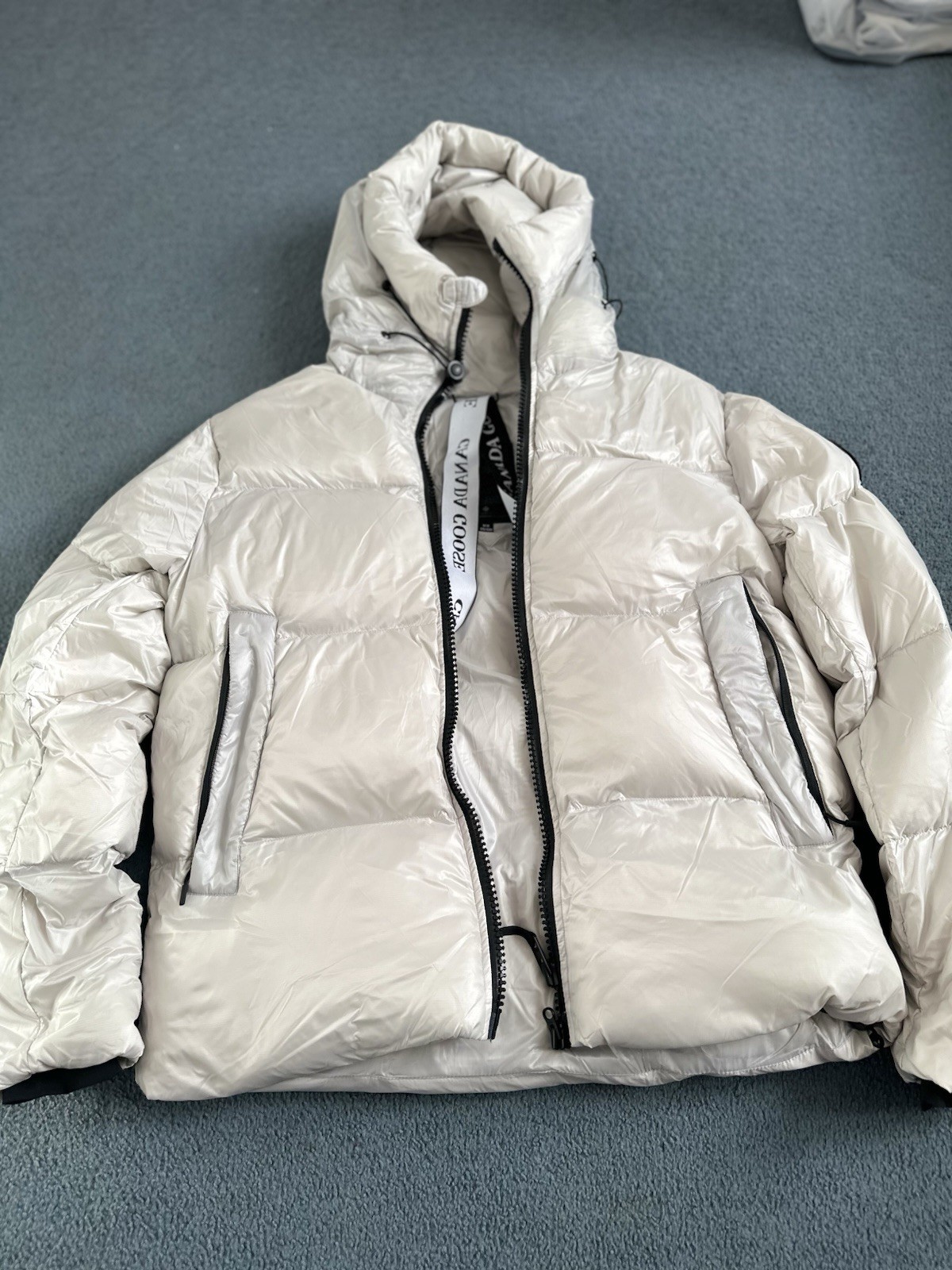 Canada Goose Nen\'s Hooded Down Quilted Puffer Jacket Size M White