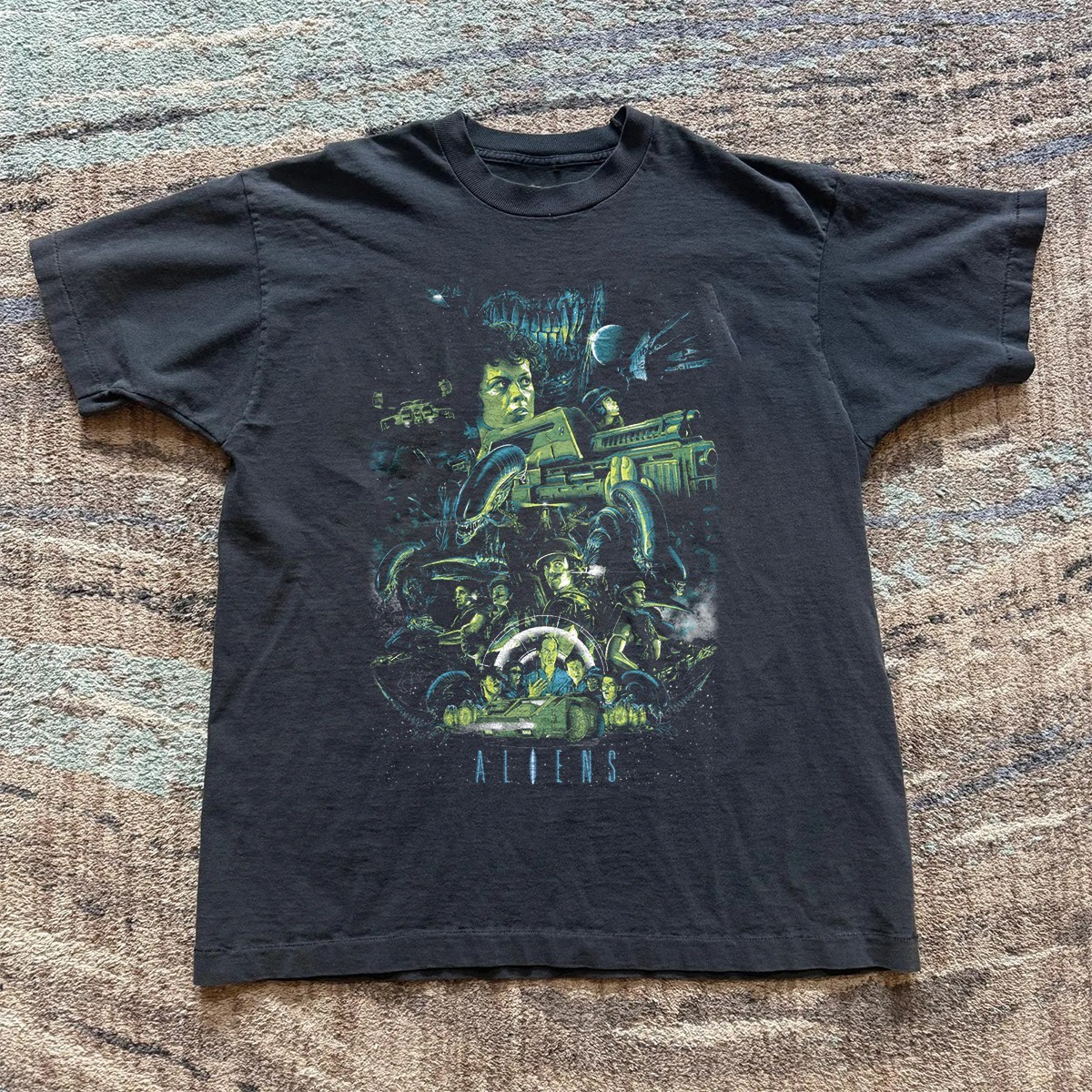 Alien Vintage Classic Sci-Fi Horror Movie Black Retro Graphic T-Shirt