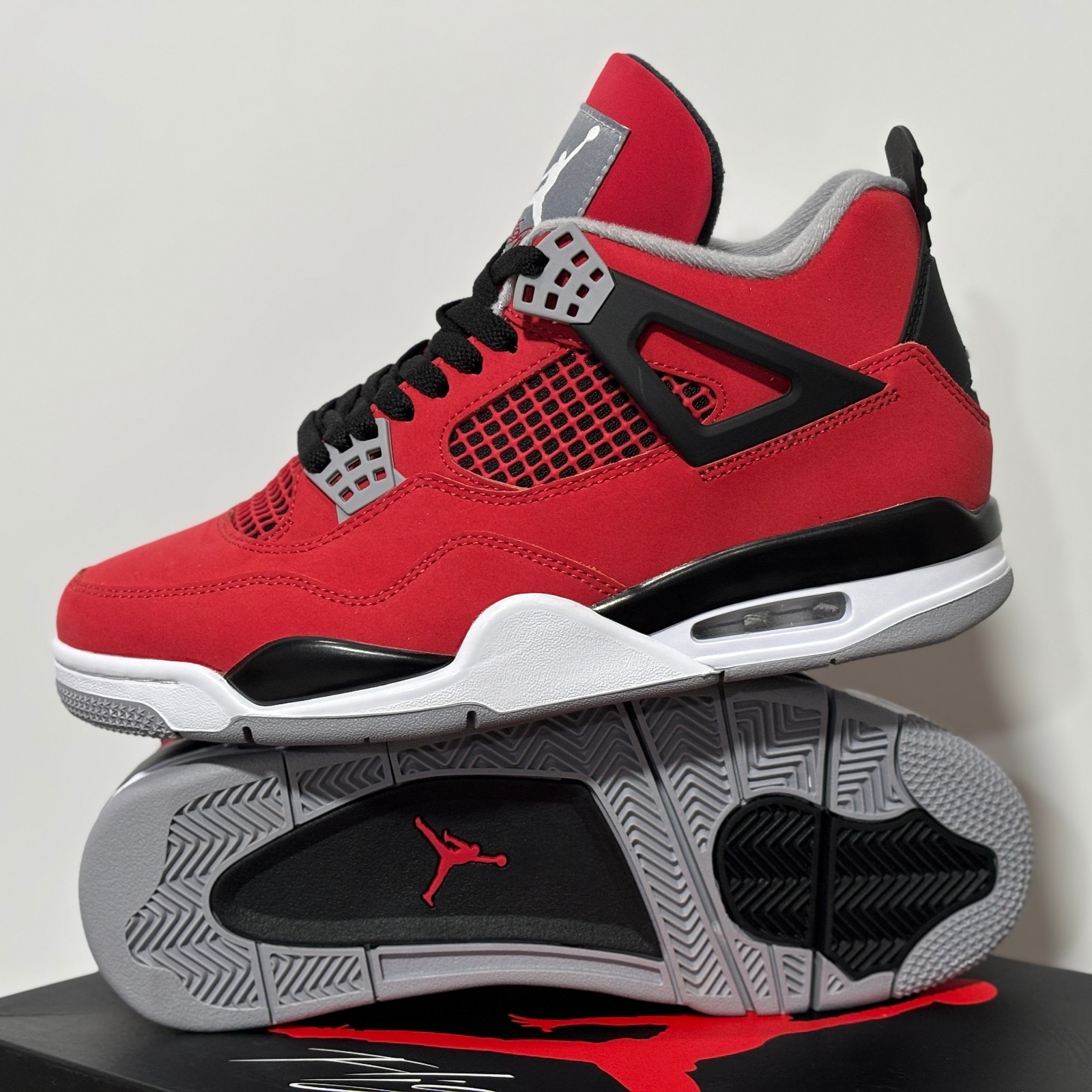 Jordan 4 Retro  