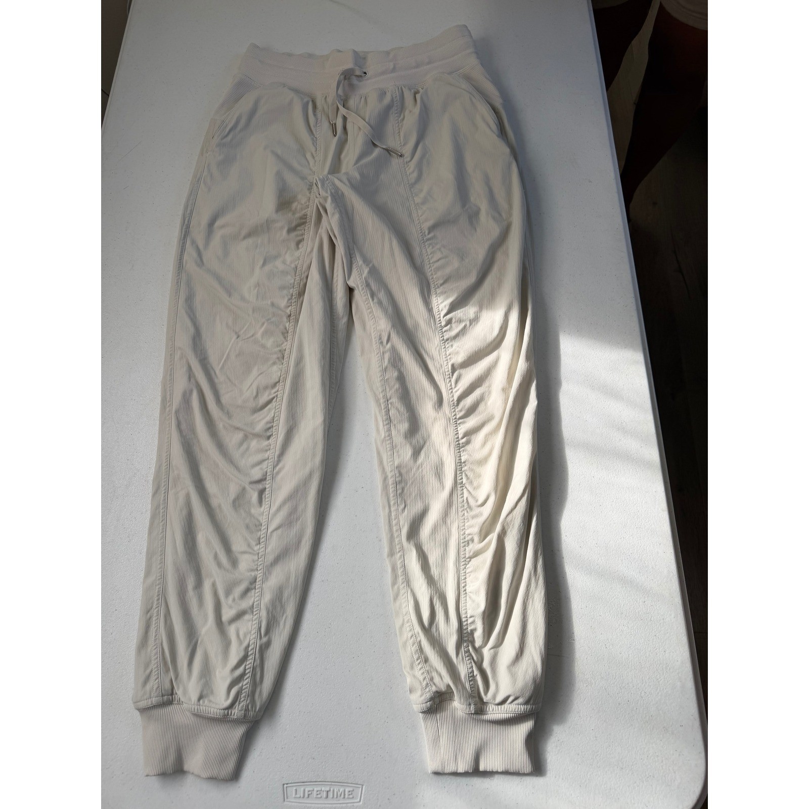 Lululemon Beyond the Studio Jogger Bone Ivory Ruched Activewear Pants Womens 6
