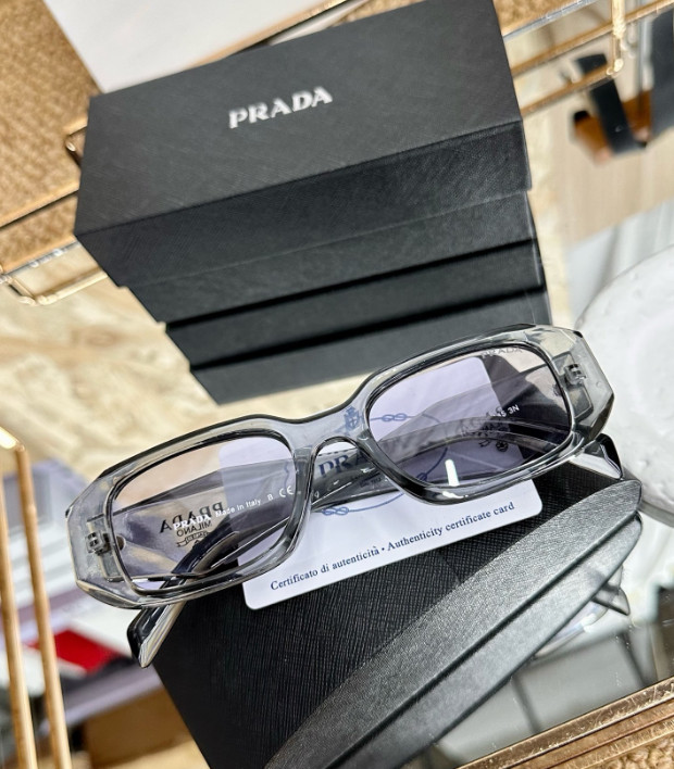 Prada SPR17W-F Sunglasses Transparent Gray Rectangle Light Lens 49□20-145