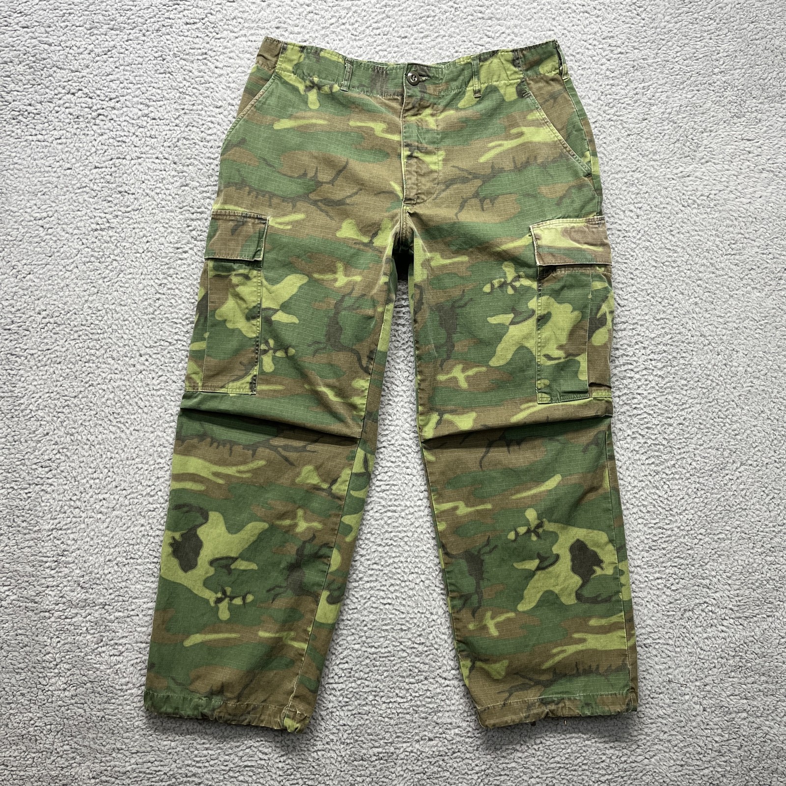 Vintage US Army Jungle Cargo Pants Mens Medium Short ERDL Camo Vietnam 60s USA