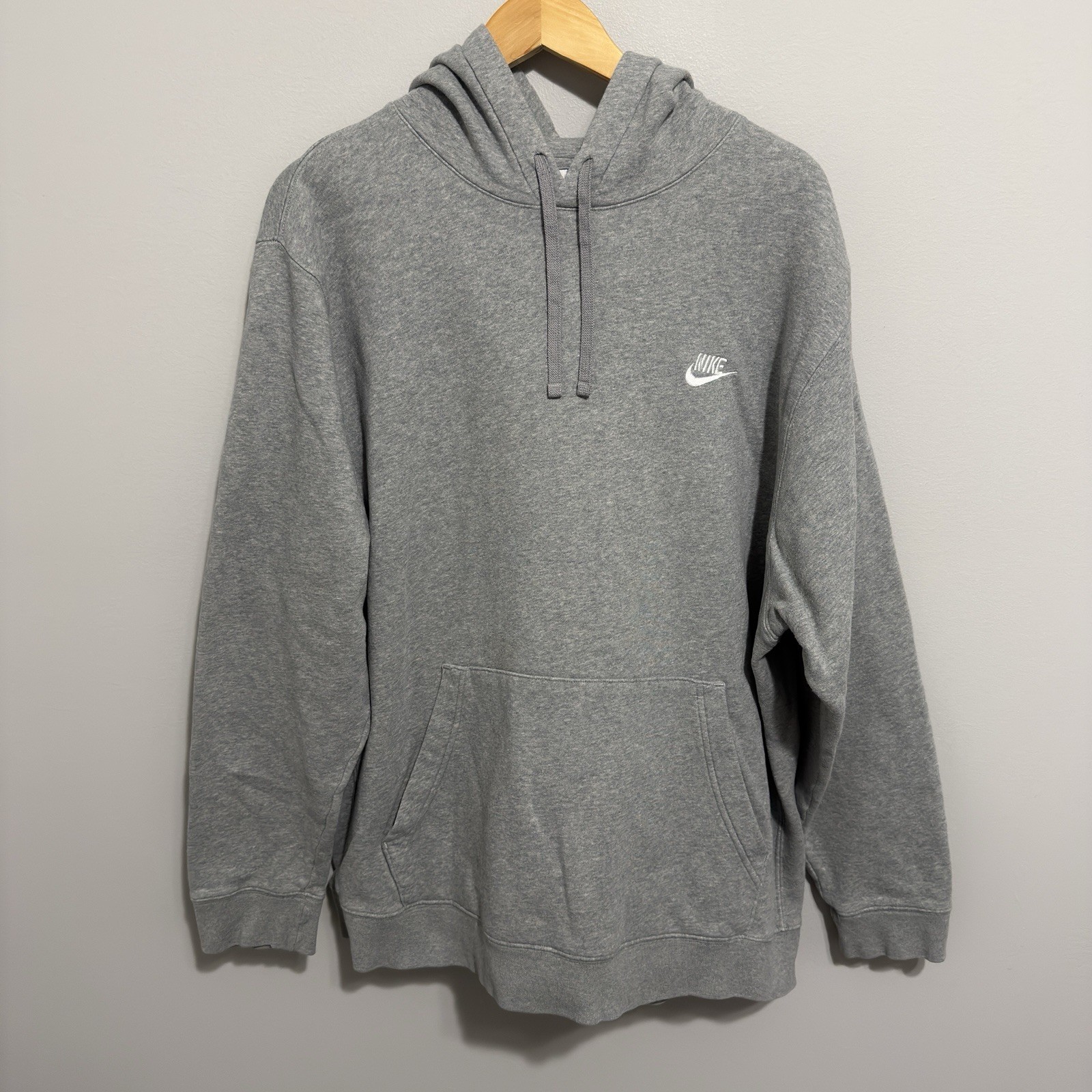 Nike Sportswear Club Fleece Hoodie Mens 2XL Athletic Pullover Sweatshirt