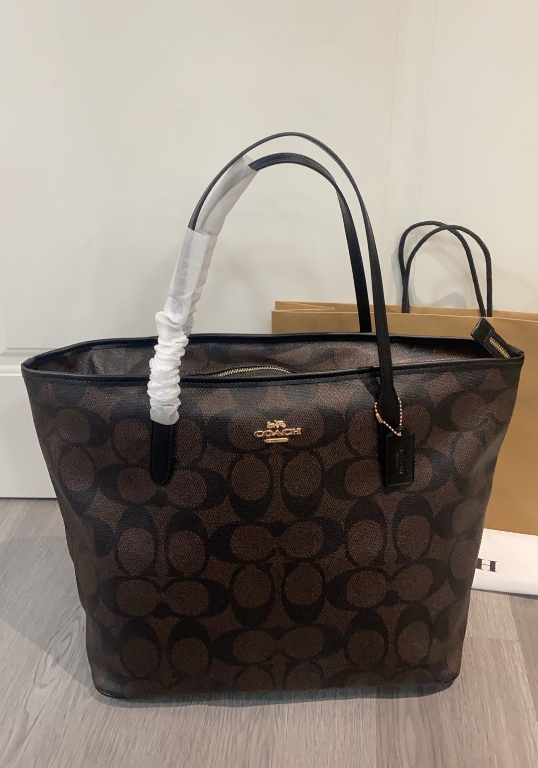 Coach New model of Ola double-sided tote bag CCD66  - Fashionable Crossbody Bag