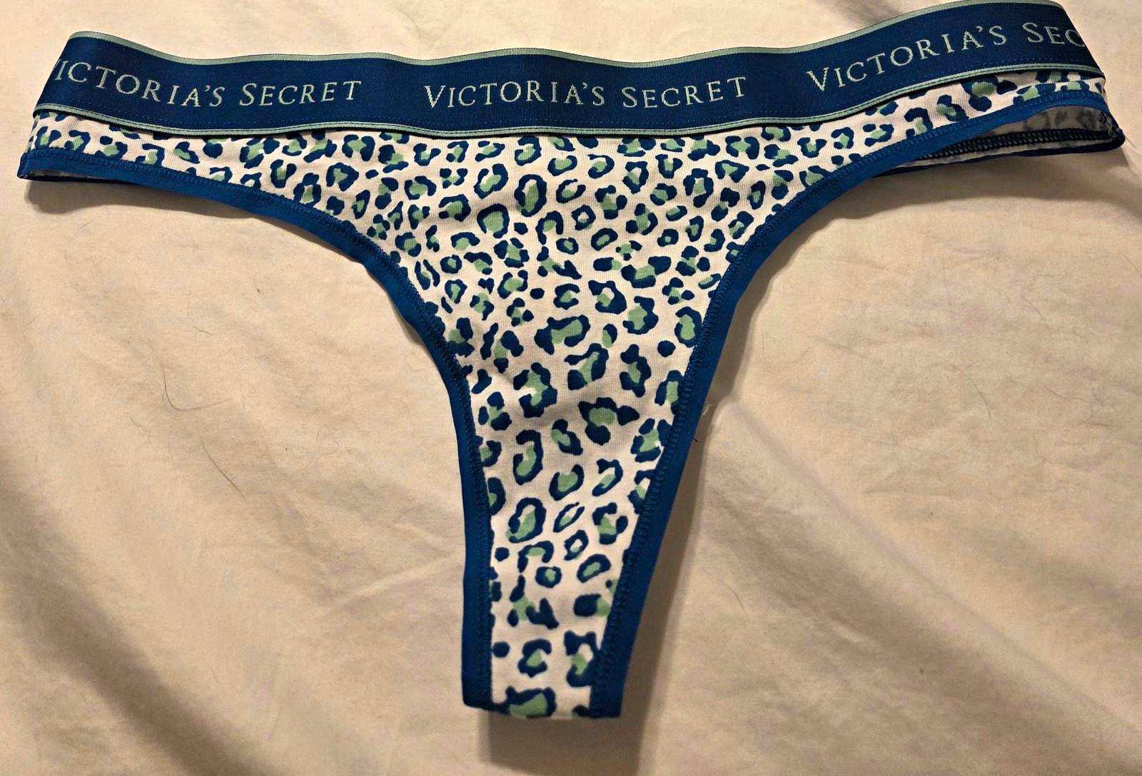 NWT Victoria\'s Secret Women\'s Thong Panties Medium Aqua White Lime Leopard Logo