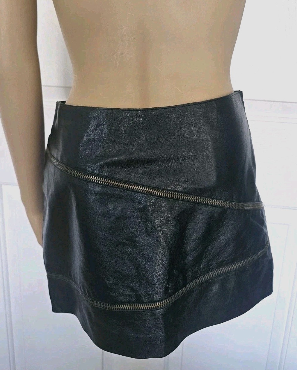 Gianni Versace Versus Soft Black Leather Skirt Vintage With Zipper Design Y2k.