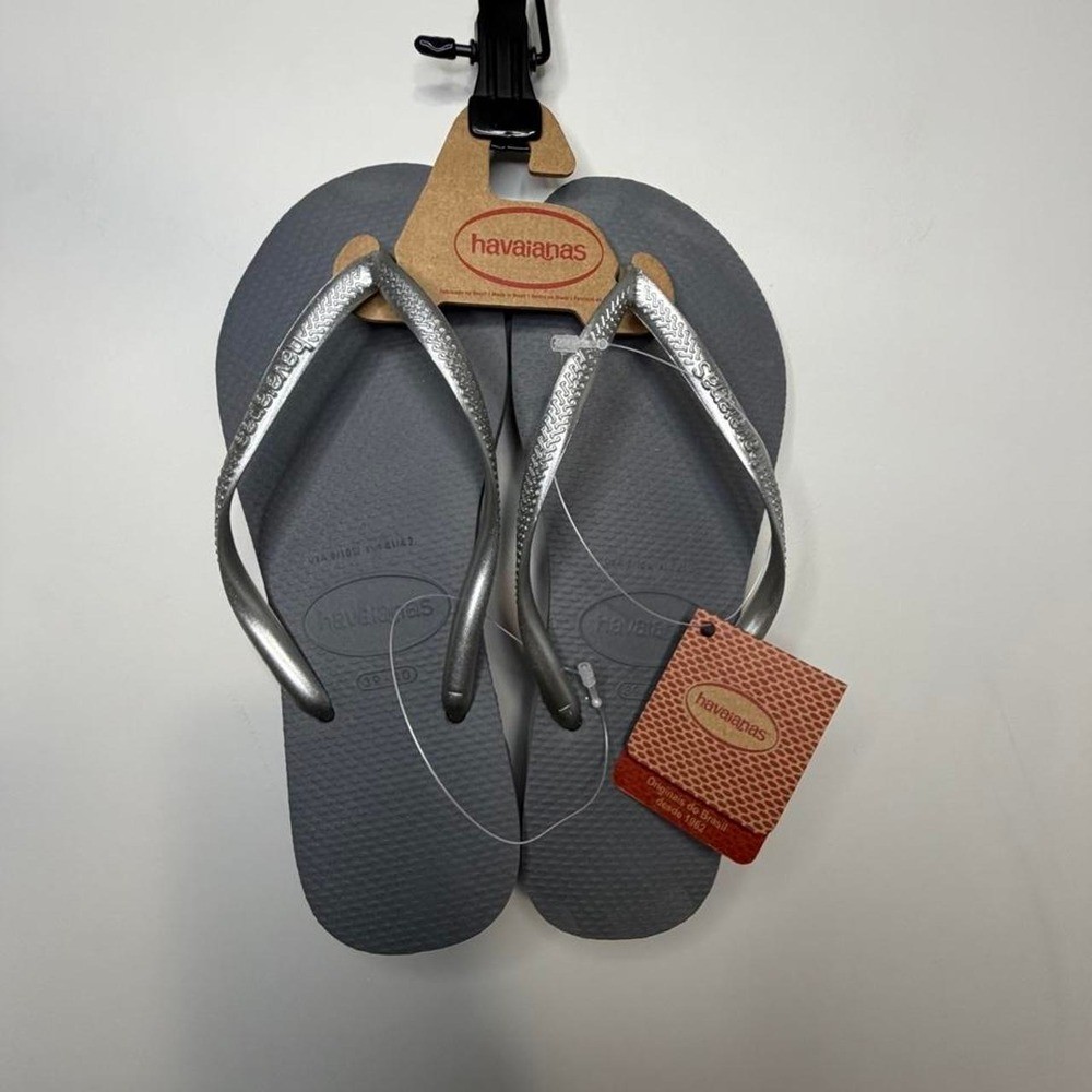 NWT Women\'s Gray Havaianas Flip Flops Size 9/10