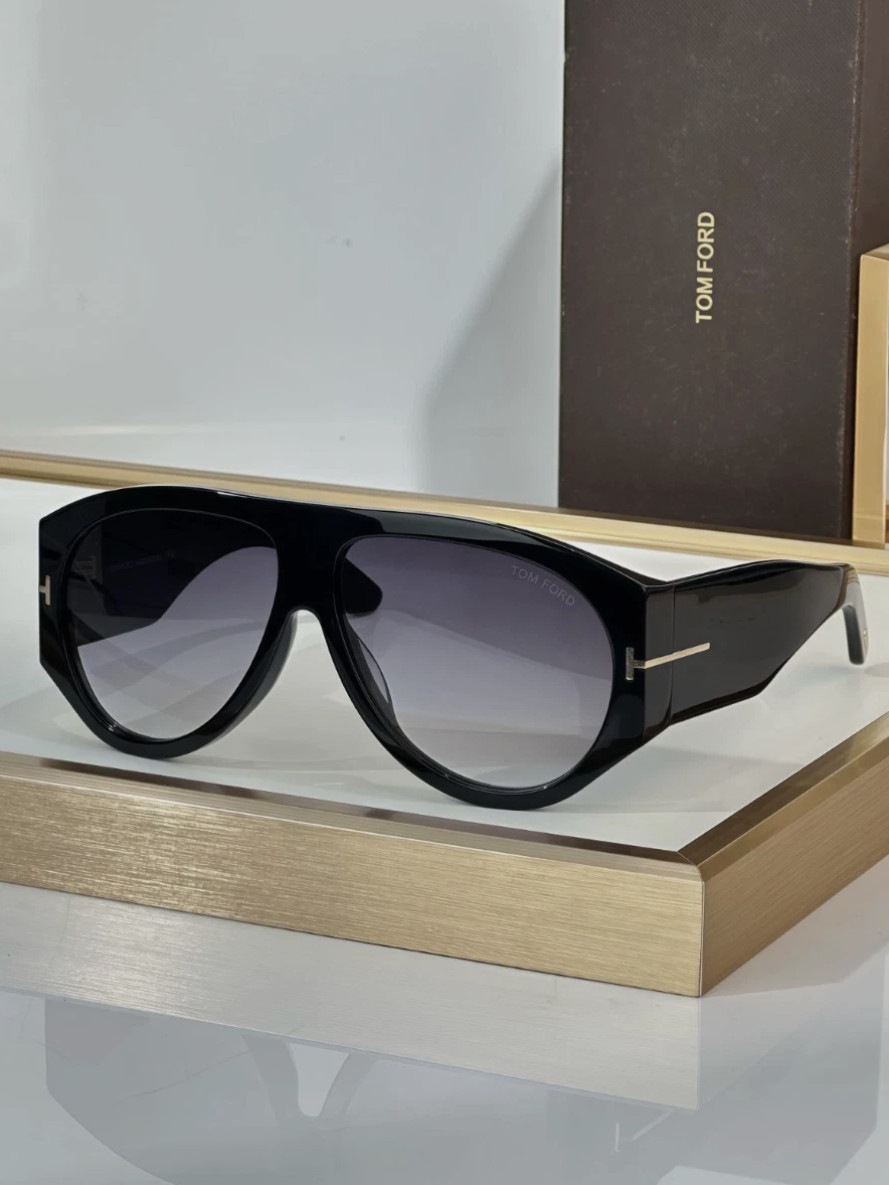 SALE OFF - TOM FORD Bronson TF1044 Unisex Sunglasses 60□12-140
