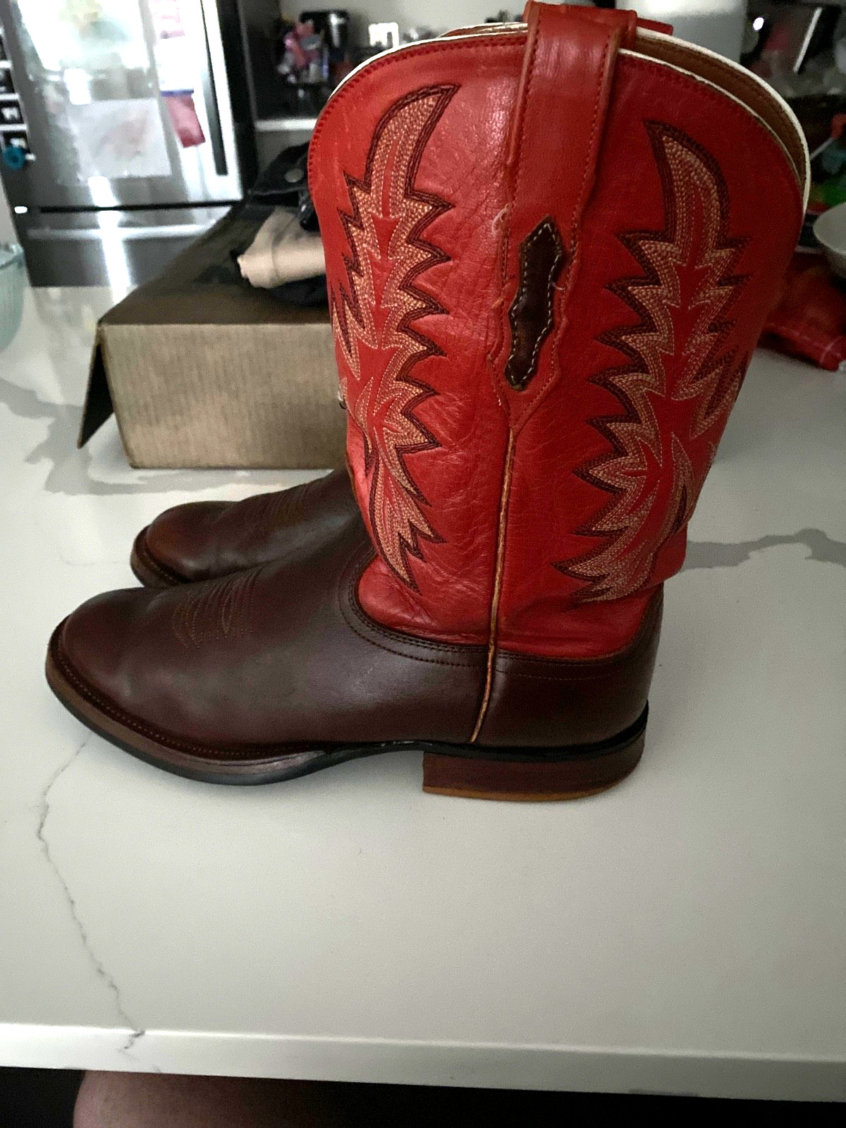 Lucchese 2000 Mens 11.5 D Minimal heel wear Original sole is protected, minor w
