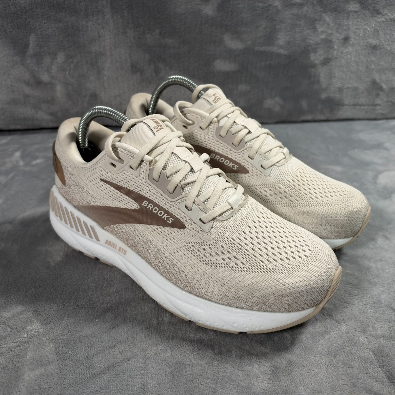 Brooks Ariel GTS 24 Womens Running Shoes SIze 10 Beige Cream Sneakers Walking