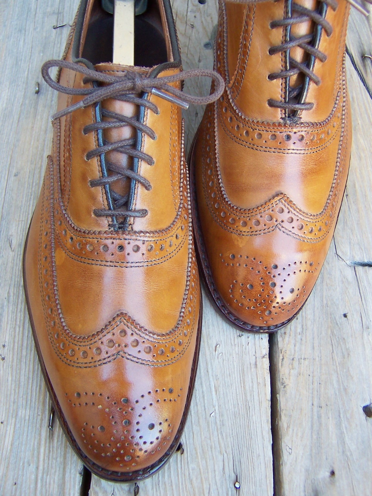 ALLEN EDMONDS Mens Casual Dress Shoes Cognac Leather Wingtip Oxfords Size 9.5D