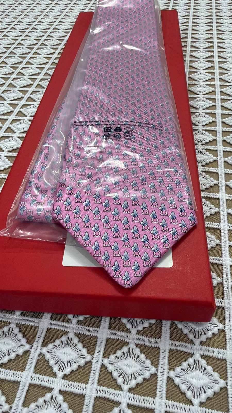 Ferragamo Men\'s Pink Gancini Butterfly Silk Neck Tie 59x3.25