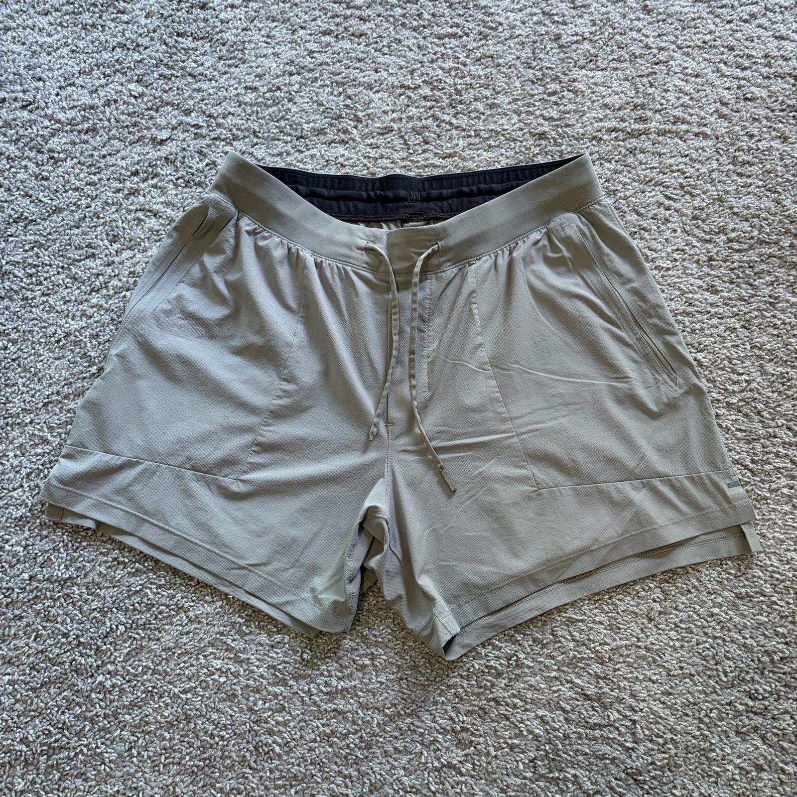 Lululemon License To Train Shorts 5” Linerless Athletic Beige Men’s Large