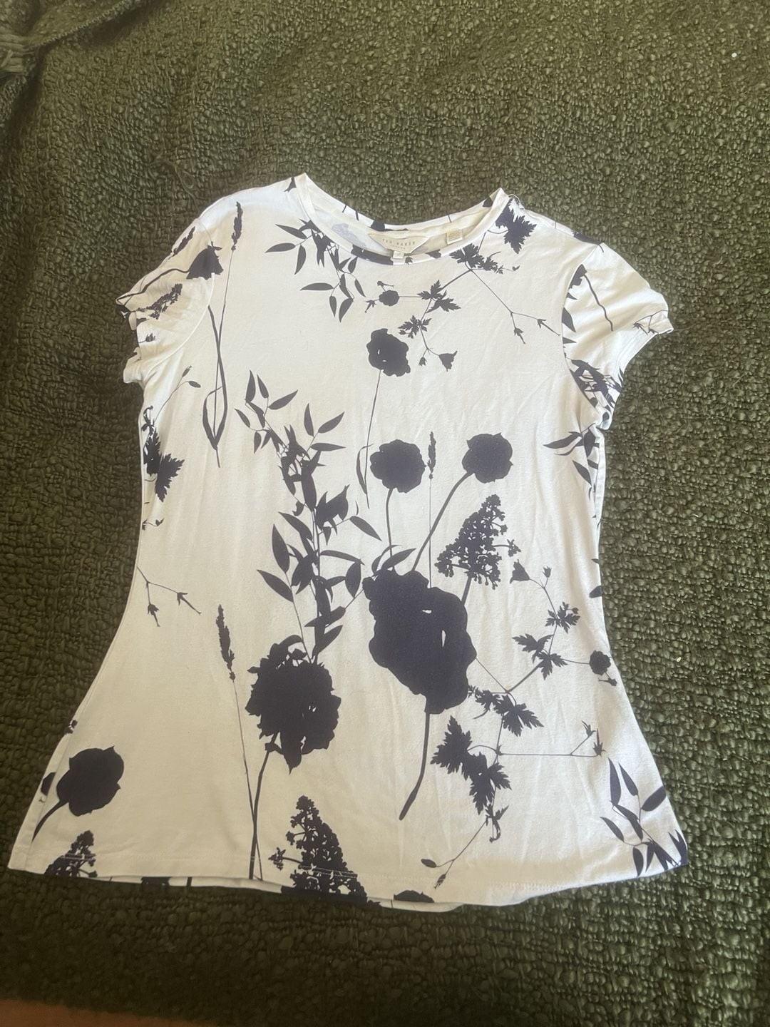 Ted Baker Miliyy Bluebell Floral-Printed Fitted Tee Top Size 2