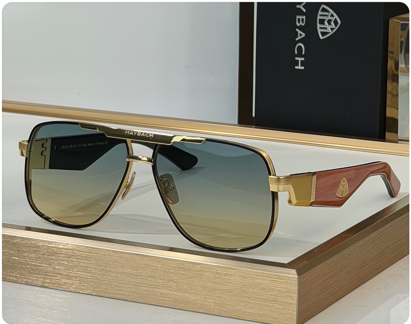 Maybach The King IIII Luxury Aviator Sunglasses Gold Wood Green Gradient Lens