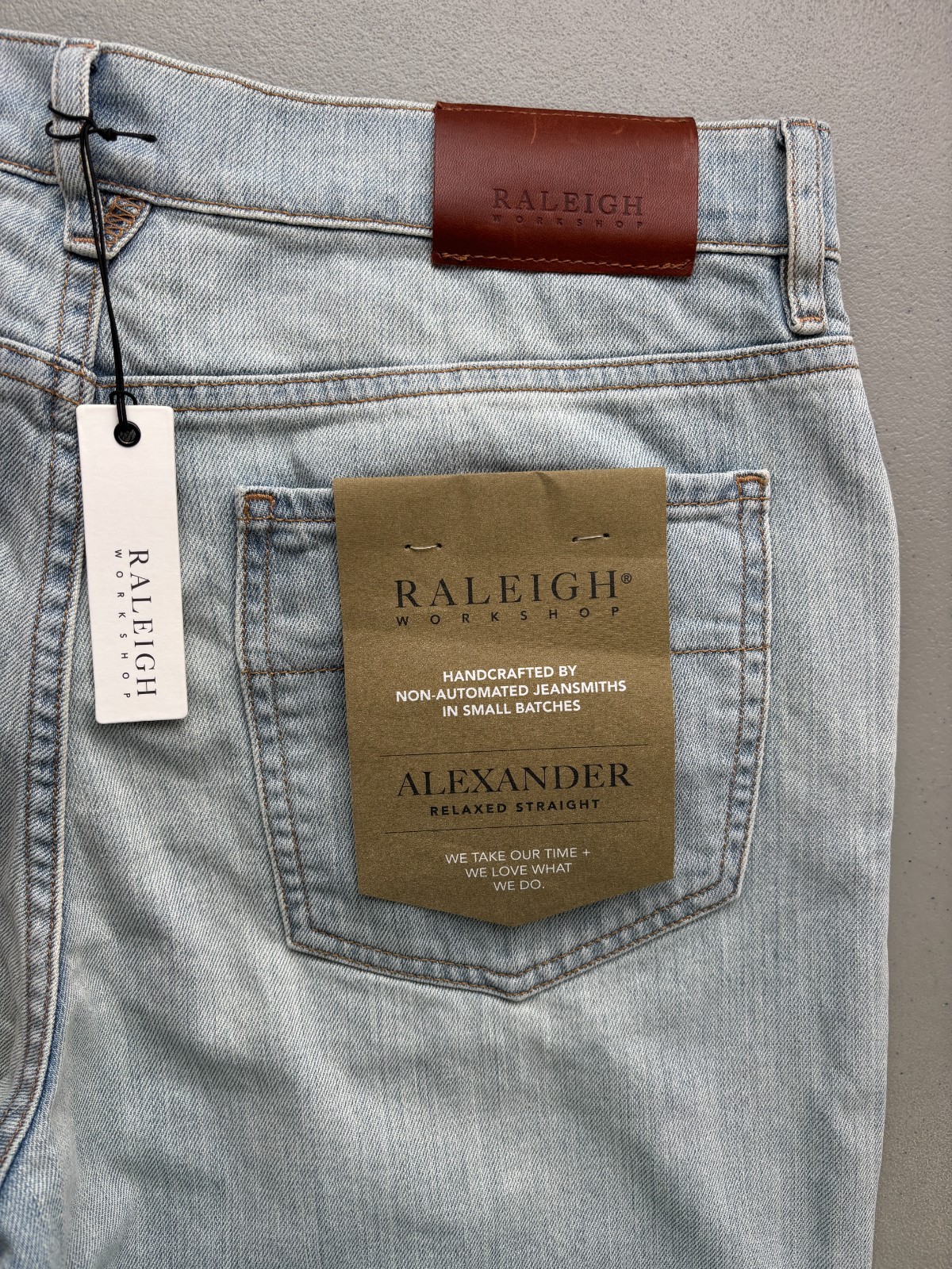 NWT Raleigh Alexander Relaxed Straight Jeans Size 31