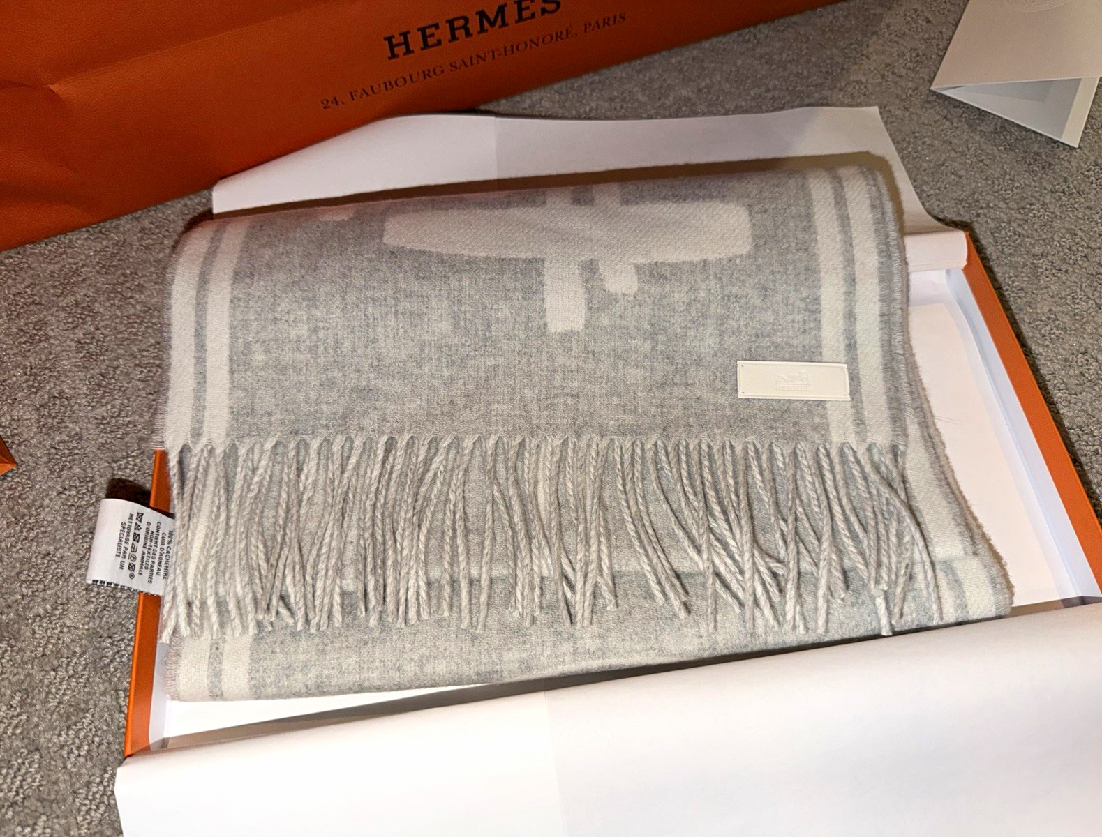 Hermès Petite Casaque Lettres Equestres Cashmere Scarf Gray White Double-Sided