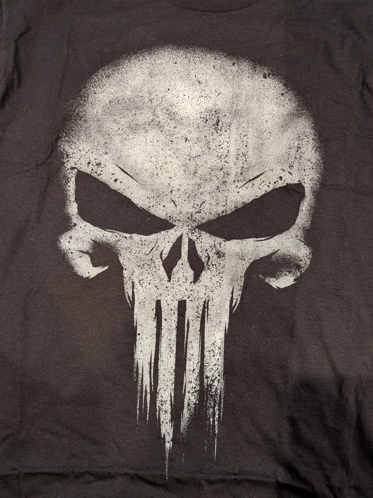 Marvel Punisher Spray Paint Stencil Skull Graphic T-Shirt Black Men\'s M NWT