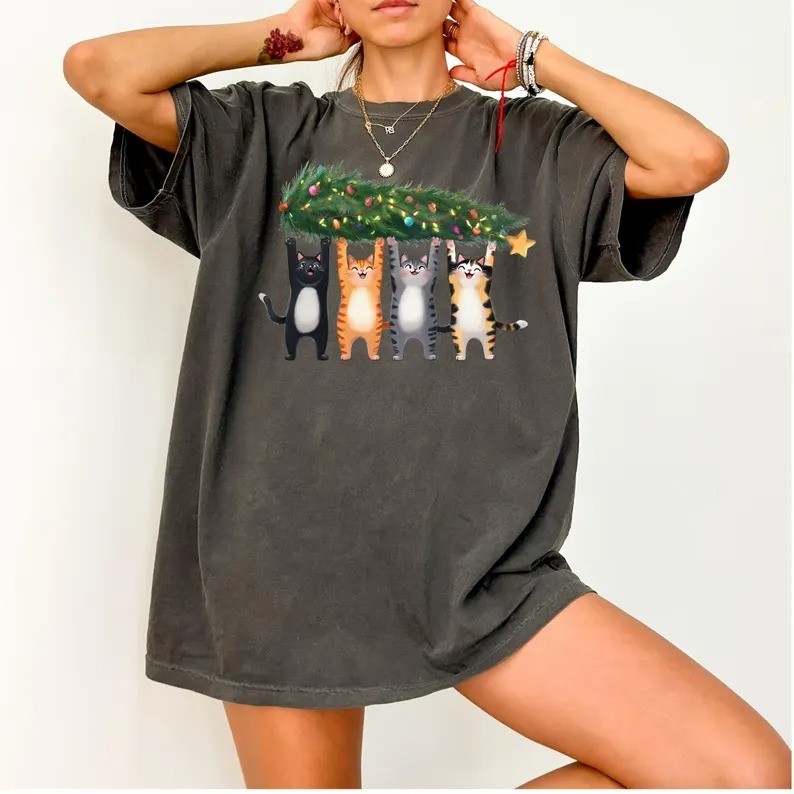 Cute Christmas Cat T-Shirt Oversized Cream Festive Tee Funny Holiday Shirt