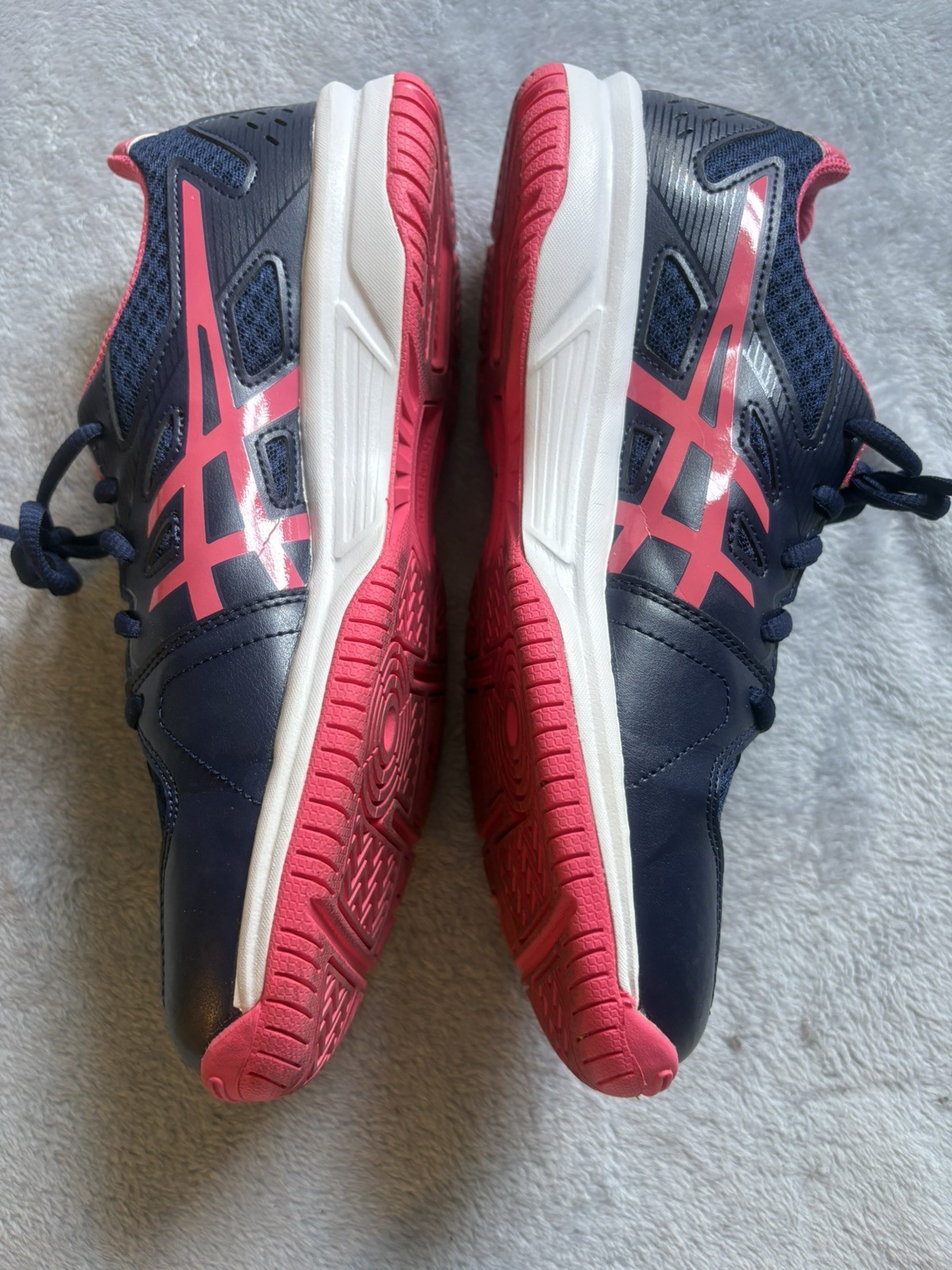 The ASICS Upcourt 3 Blue/Pink Lightweight Multi-Court Shoe Sz 9