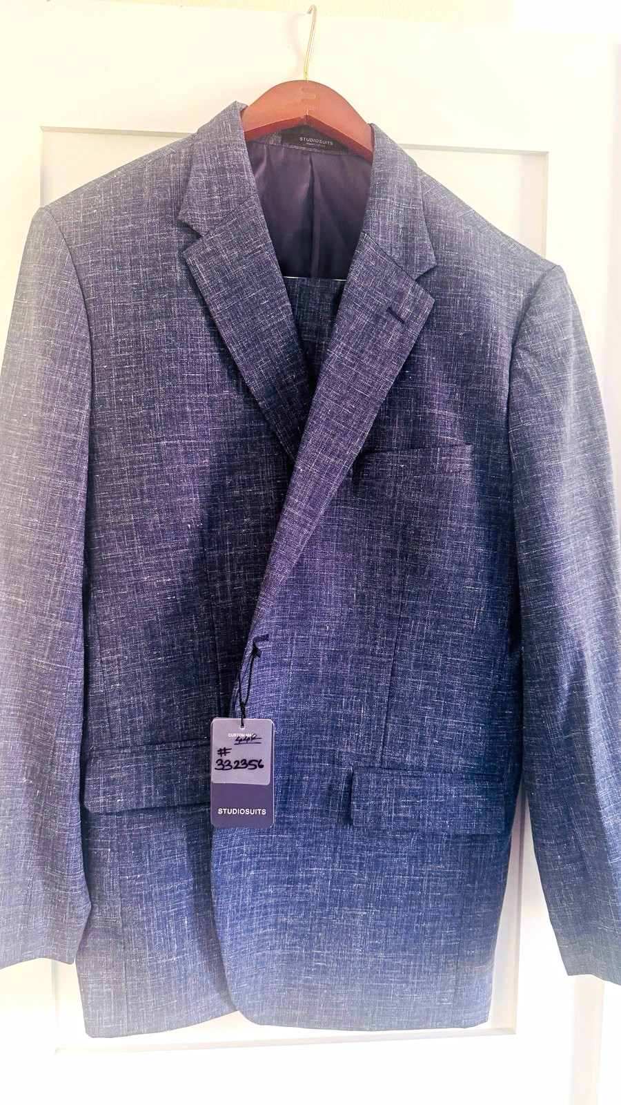 StudioSuits Men\'s Blue Woven 2-Piece Suit Jacket Size 44 RTwo-Button Notch