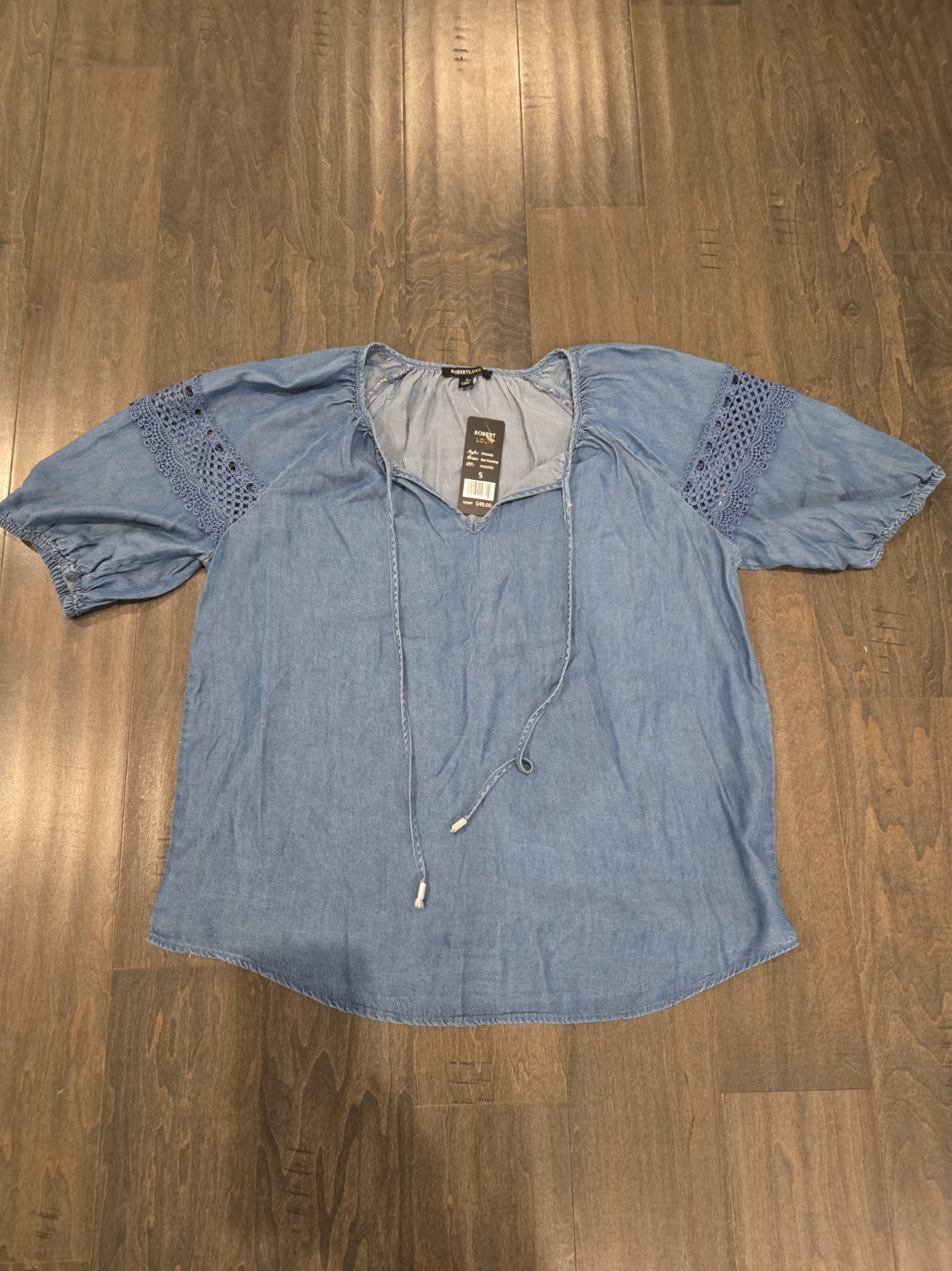 Robert Louis NWT Women\'s Small Blue Chambray Shirt/Blouse