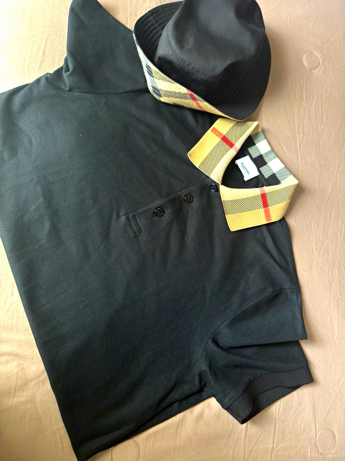Burberry Men’s Black Plaid Collar Polo Shirt Size M Short Sleeve Button Knit