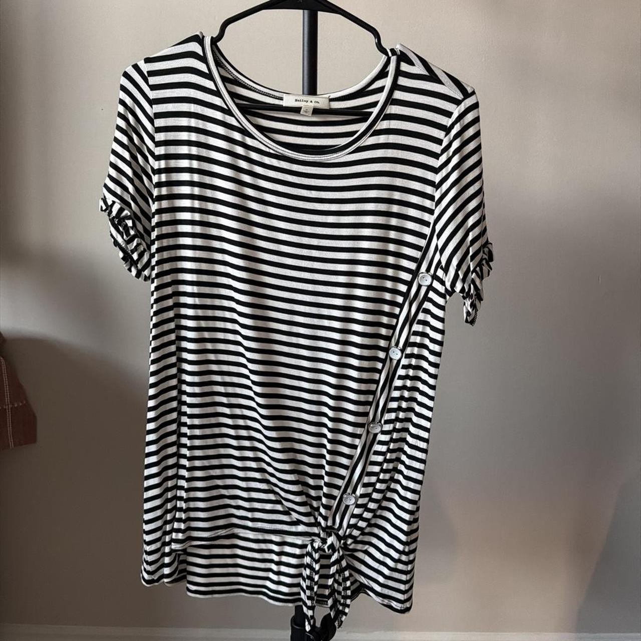 Unbranded Women\'s Black and Multi Shirt